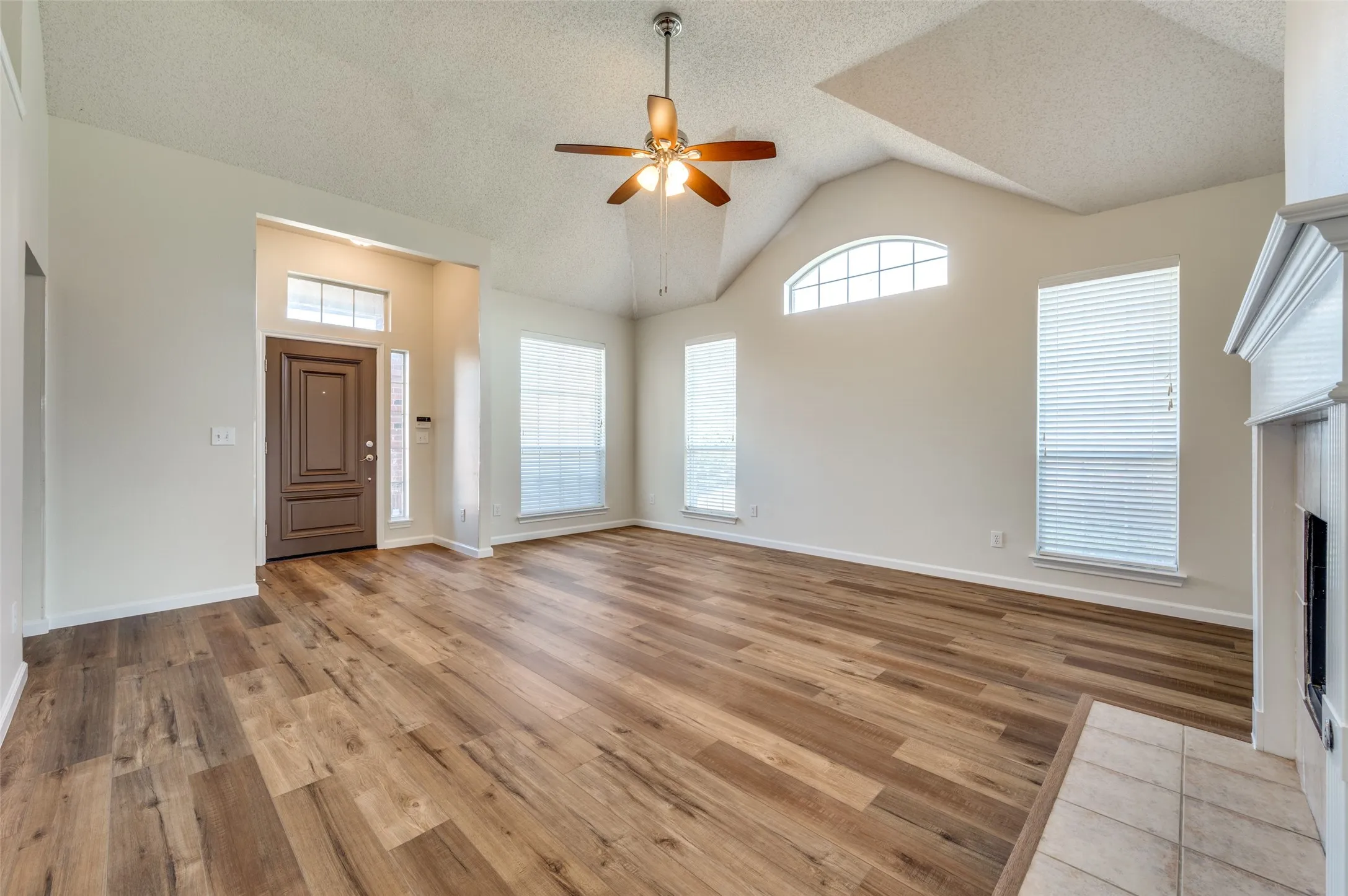 Single Family Residence For Rent in Collin County , 10121 Cambridge Drive, Frisco, Texas 75035, 3 Bedroom, 2 Bathroom, 2 Garage spaces, 1,684 Sqft, built in 1996, mls#21401587, Real Estate Agent in Frisco, Homes For Rent in Collin county, Homes For Rent in Frisco, Realtor in Frisco Texas, Real Estate Brokerage Independent Realty Texas, Luminita Cordes Realtor