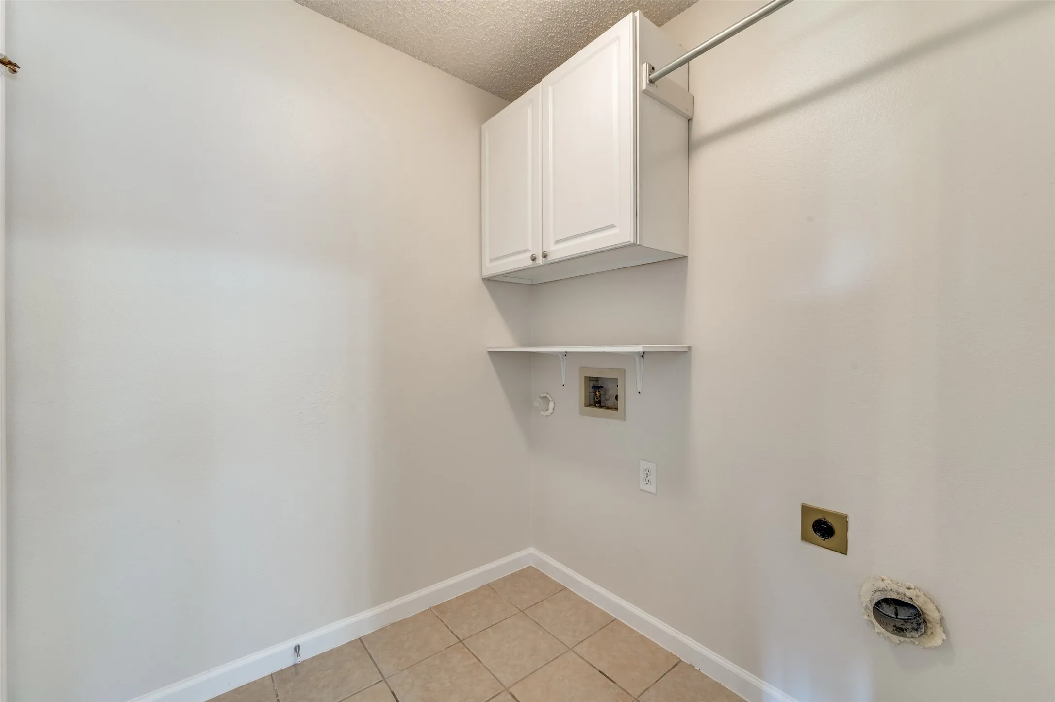 Single Family Residence For Rent in Collin County , 10121 Cambridge Drive, Frisco, Texas 75035, 3 Bedroom, 2 Bathroom, 2 Garage spaces, 1,684 Sqft, built in 1996, mls#21401587, Real Estate Agent in Frisco, Homes For Rent in Collin county, Homes For Rent in Frisco, Realtor in Frisco Texas, Real Estate Brokerage Independent Realty Texas, Luminita Cordes Realtor