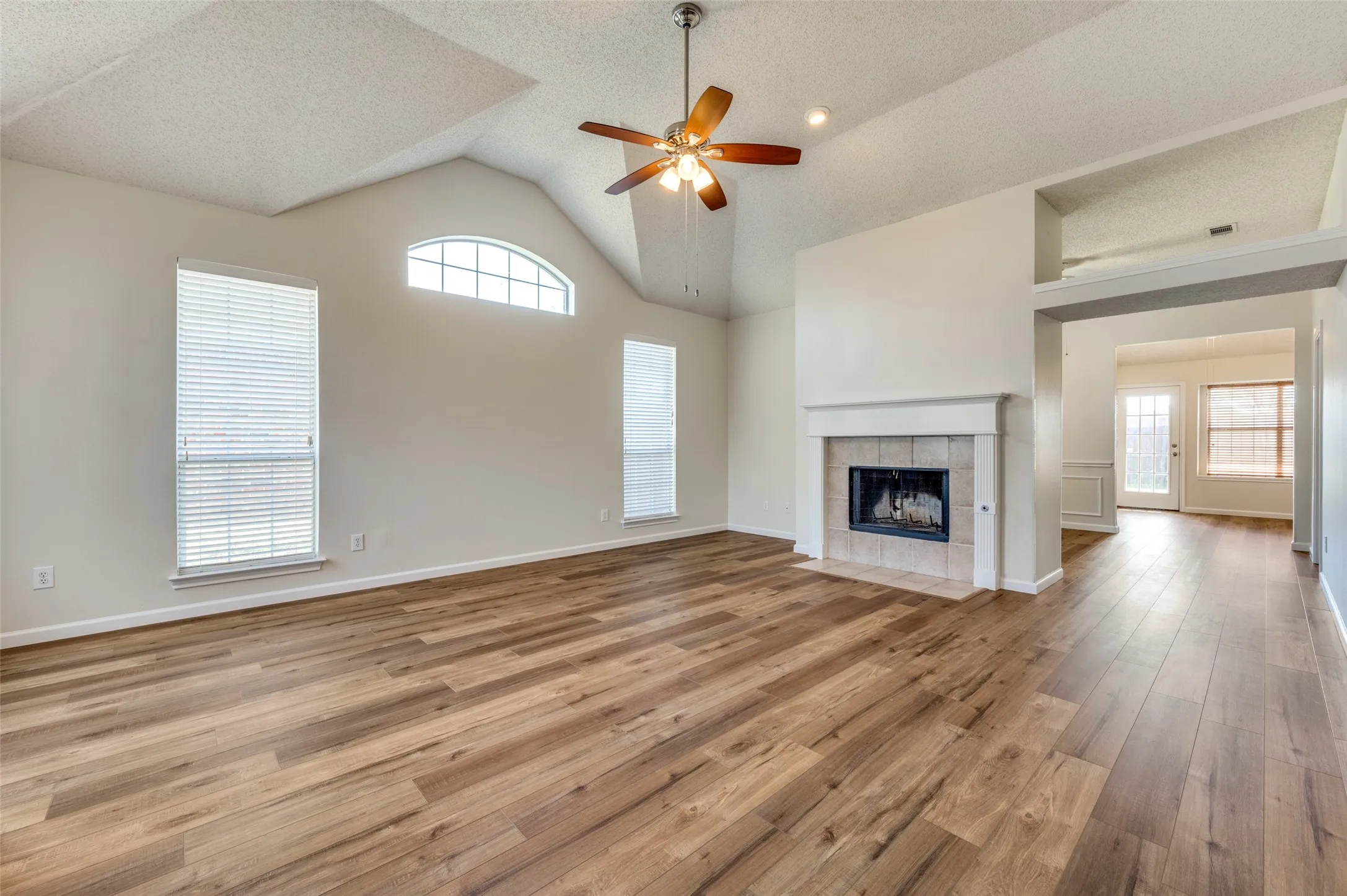 Single Family Residence For Rent in Collin County , 10121 Cambridge Drive, Frisco, Texas 75035, 3 Bedroom, 2 Bathroom, 2 Garage spaces, 1,684 Sqft, built in 1996, mls#21401587, Real Estate Agent in Frisco, Homes For Rent in Collin county, Homes For Rent in Frisco, Realtor in Frisco Texas, Real Estate Brokerage Independent Realty Texas, Luminita Cordes Realtor