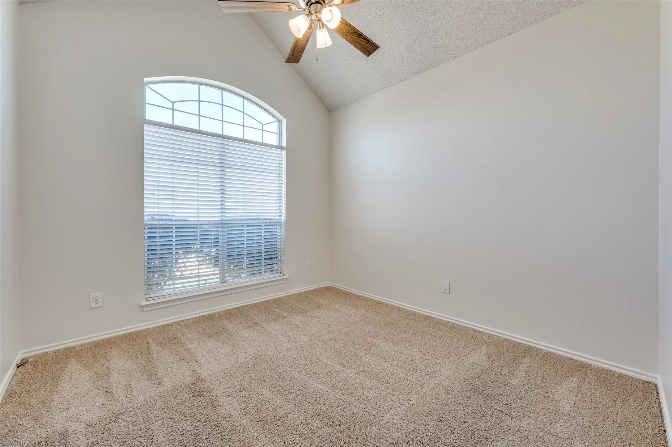 Single Family Residence For Rent in Collin County , 10121 Cambridge Drive, Frisco, Texas 75035, 3 Bedroom, 2 Bathroom, 2 Garage spaces, 1,684 Sqft, built in 1996, mls#21401587, Real Estate Agent in Frisco, Homes For Rent in Collin county, Homes For Rent in Frisco, Realtor in Frisco Texas, Real Estate Brokerage Independent Realty Texas, Luminita Cordes Realtor