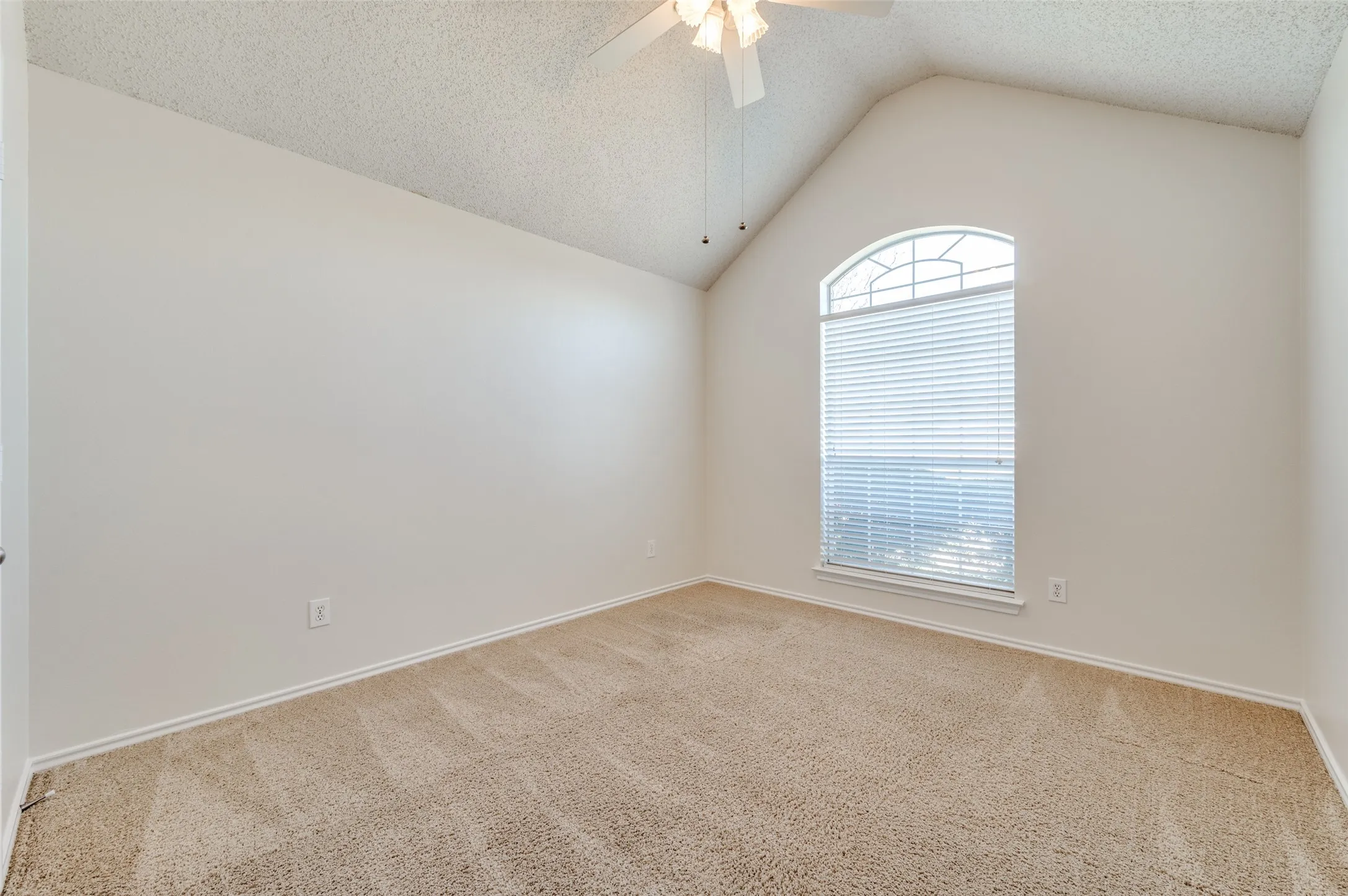 Single Family Residence For Rent in Collin County , 10121 Cambridge Drive, Frisco, Texas 75035, 3 Bedroom, 2 Bathroom, 2 Garage spaces, 1,684 Sqft, built in 1996, mls#21401587, Real Estate Agent in Frisco, Homes For Rent in Collin county, Homes For Rent in Frisco, Realtor in Frisco Texas, Real Estate Brokerage Independent Realty Texas, Luminita Cordes Realtor