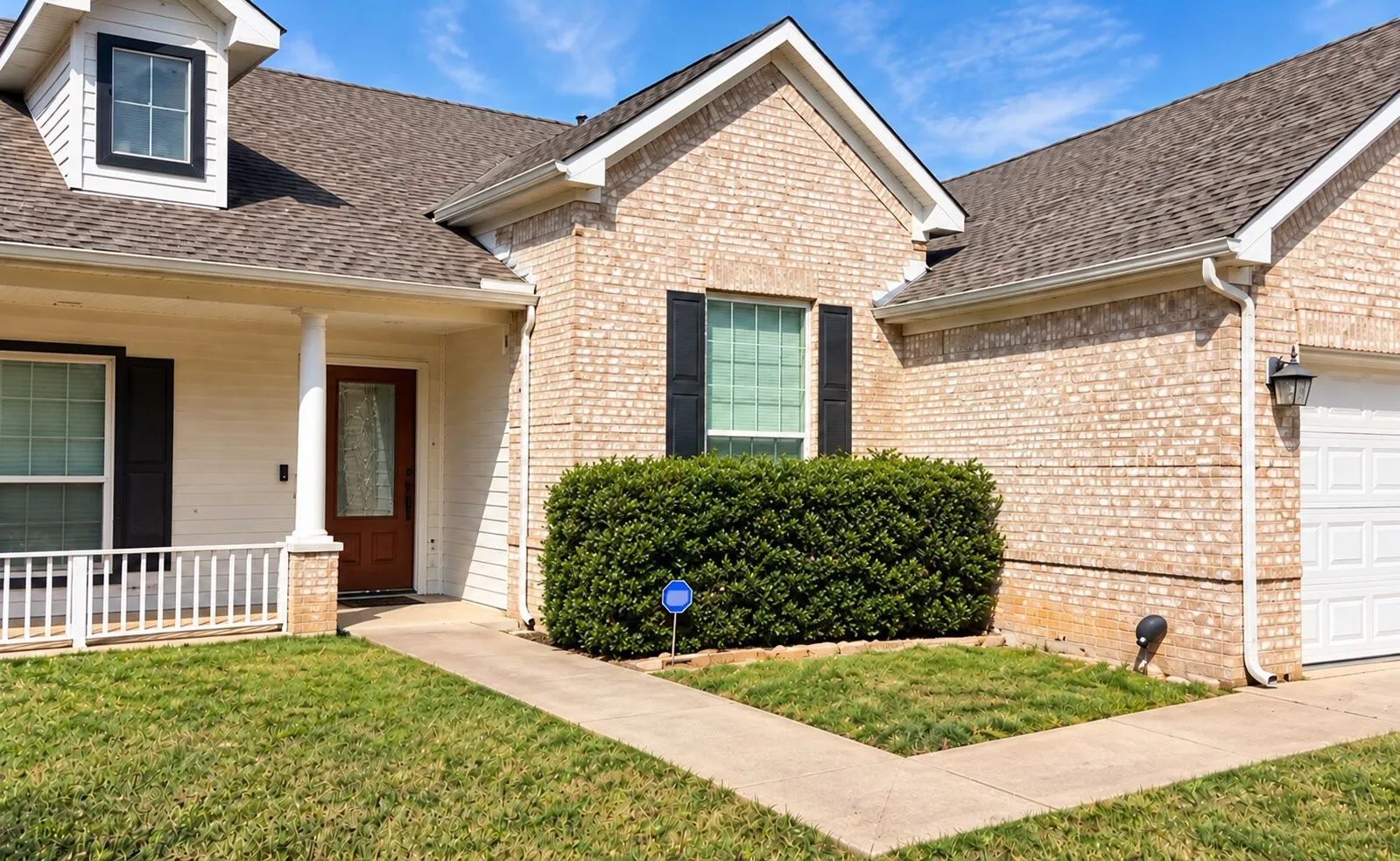 Single Family Residence For Rent in Denton County , 3103 Topanga Canyon Drive, Corinth, Texas 76210, 3 Bedroom, 2 Bathroom, 2 Garage spaces, 2,044 Sqft, built in 2001, mls#21400126, Real Estate Agent in Corinth, Homes For Rent in Denton county, Homes For Rent in Corinth, Realtor in Corinth Texas, Real Estate Brokerage Independent Realty Texas, Luminita Cordes Realtor