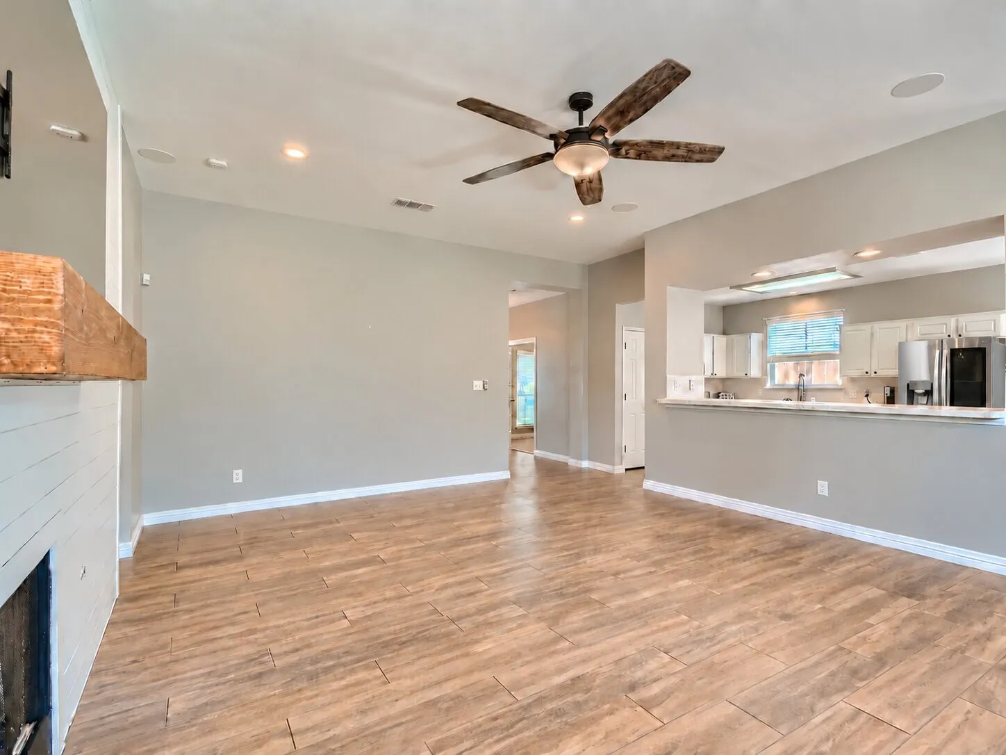 Single Family Residence For Rent in Denton County , 3103 Topanga Canyon Drive, Corinth, Texas 76210, 3 Bedroom, 2 Bathroom, 2 Garage spaces, 2,044 Sqft, built in 2001, mls#21400126, Real Estate Agent in Corinth, Homes For Rent in Denton county, Homes For Rent in Corinth, Realtor in Corinth Texas, Real Estate Brokerage Independent Realty Texas, Luminita Cordes Realtor