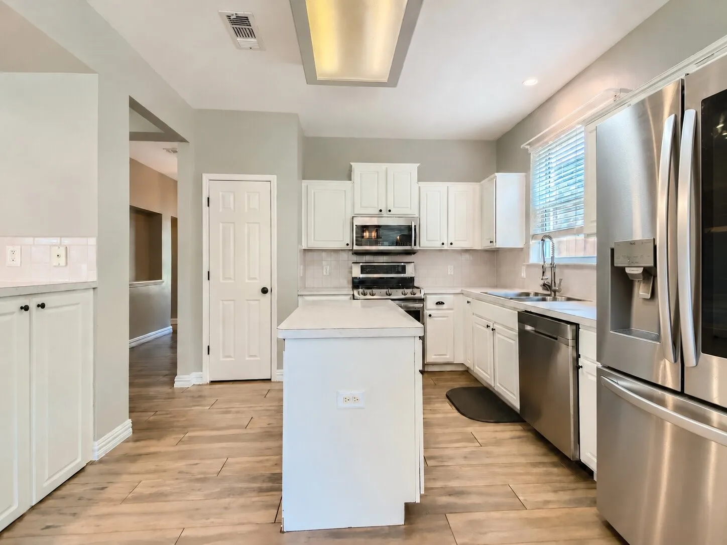 Single Family Residence For Rent in Denton County , 3103 Topanga Canyon Drive, Corinth, Texas 76210, 3 Bedroom, 2 Bathroom, 2 Garage spaces, 2,044 Sqft, built in 2001, mls#21400126, Real Estate Agent in Corinth, Homes For Rent in Denton county, Homes For Rent in Corinth, Realtor in Corinth Texas, Real Estate Brokerage Independent Realty Texas, Luminita Cordes Realtor