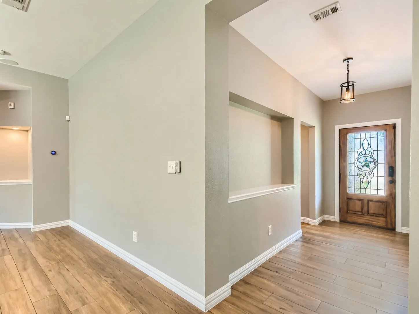 Single Family Residence For Rent in Denton County , 3103 Topanga Canyon Drive, Corinth, Texas 76210, 3 Bedroom, 2 Bathroom, 2 Garage spaces, 2,044 Sqft, built in 2001, mls#21400126, Real Estate Agent in Corinth, Homes For Rent in Denton county, Homes For Rent in Corinth, Realtor in Corinth Texas, Real Estate Brokerage Independent Realty Texas, Luminita Cordes Realtor