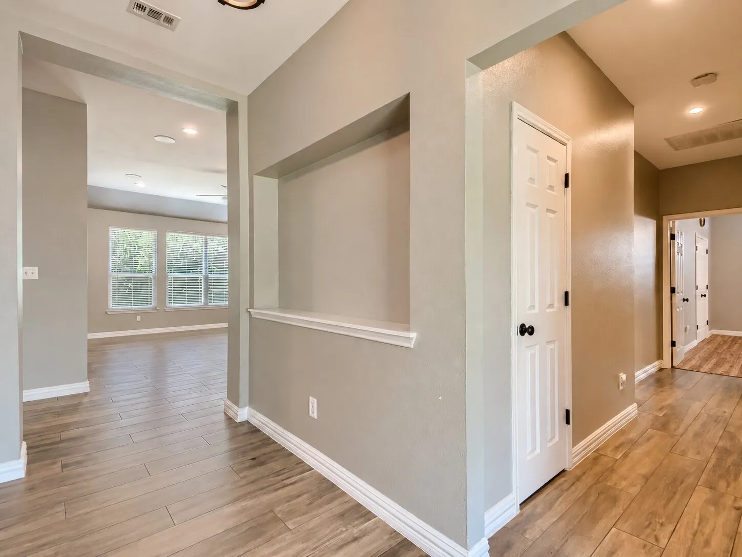 Single Family Residence For Rent in Denton County , 3103 Topanga Canyon Drive, Corinth, Texas 76210, 3 Bedroom, 2 Bathroom, 2 Garage spaces, 2,044 Sqft, built in 2001, mls#21400126, Real Estate Agent in Corinth, Homes For Rent in Denton county, Homes For Rent in Corinth, Realtor in Corinth Texas, Real Estate Brokerage Independent Realty Texas, Luminita Cordes Realtor