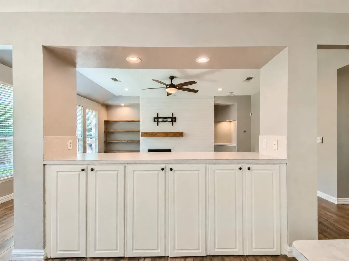 Single Family Residence For Rent in Denton County , 3103 Topanga Canyon Drive, Corinth, Texas 76210, 3 Bedroom, 2 Bathroom, 2 Garage spaces, 2,044 Sqft, built in 2001, mls#21400126, Real Estate Agent in Corinth, Homes For Rent in Denton county, Homes For Rent in Corinth, Realtor in Corinth Texas, Real Estate Brokerage Independent Realty Texas, Luminita Cordes Realtor