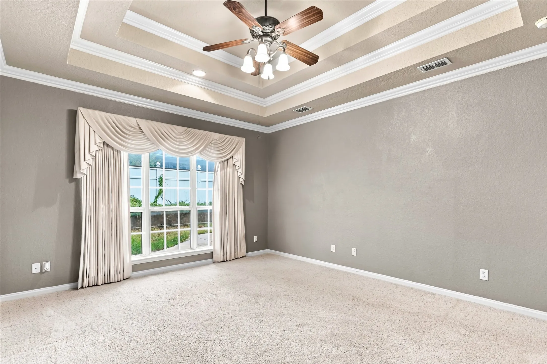 Single Family Residence For Sale in Wise County , 1106 Owl Drive, Decatur, Texas 76234, 3 Bedroom, 2 Bathroom, 2 Garage spaces, 1,819 Sqft, built in 2003, mls#21402647, Real Estate Agent in Decatur, Homes For Sale in Wise county, Homes For Sale in Decatur, Realtor in Decatur Texas, Real Estate Brokerage Independent Realty Texas, Luminita Cordes Realtor