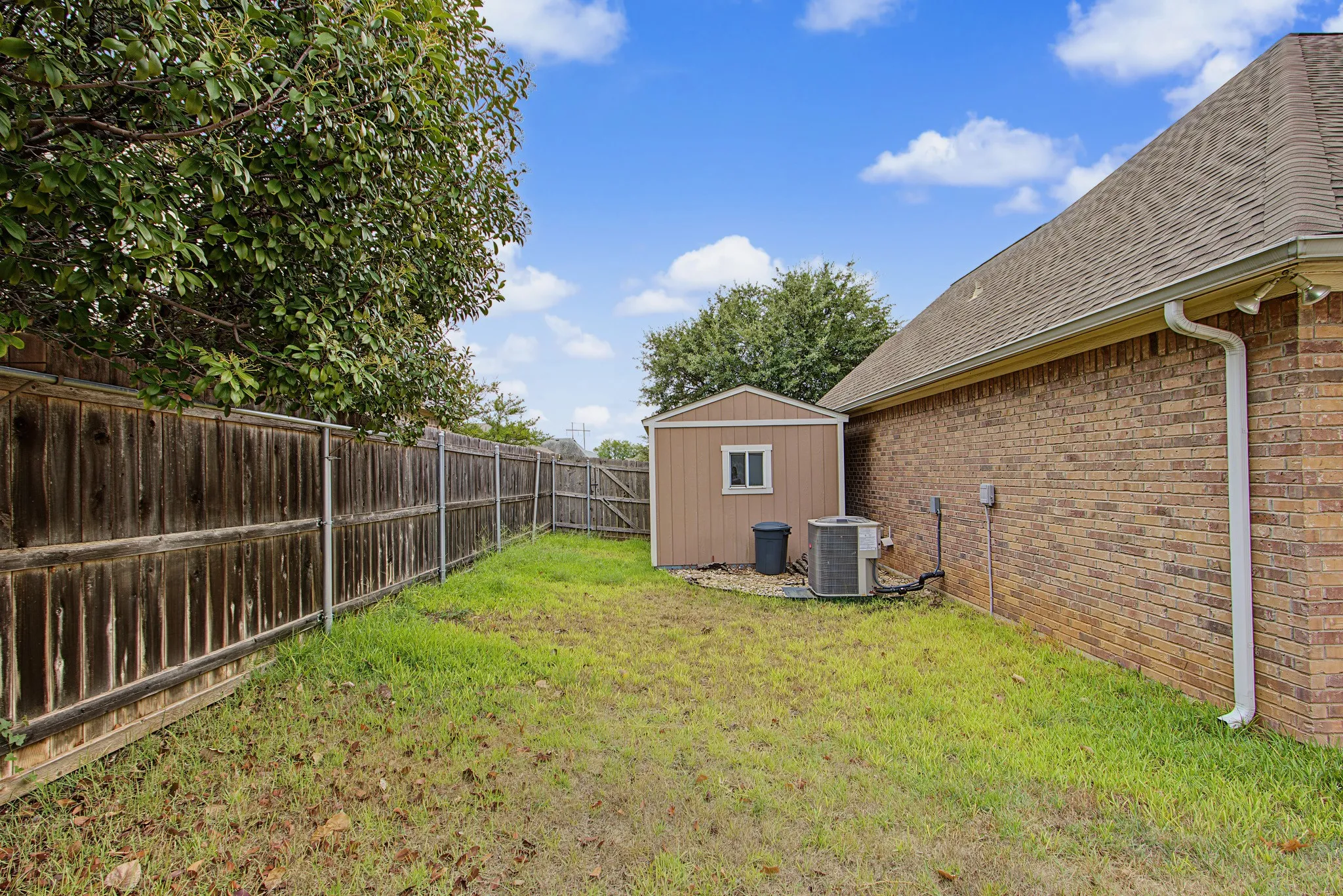 Single Family Residence For Sale in Wise County , 1106 Owl Drive, Decatur, Texas 76234, 3 Bedroom, 2 Bathroom, 2 Garage spaces, 1,819 Sqft, built in 2003, mls#21402647, Real Estate Agent in Decatur, Homes For Sale in Wise county, Homes For Sale in Decatur, Realtor in Decatur Texas, Real Estate Brokerage Independent Realty Texas, Luminita Cordes Realtor