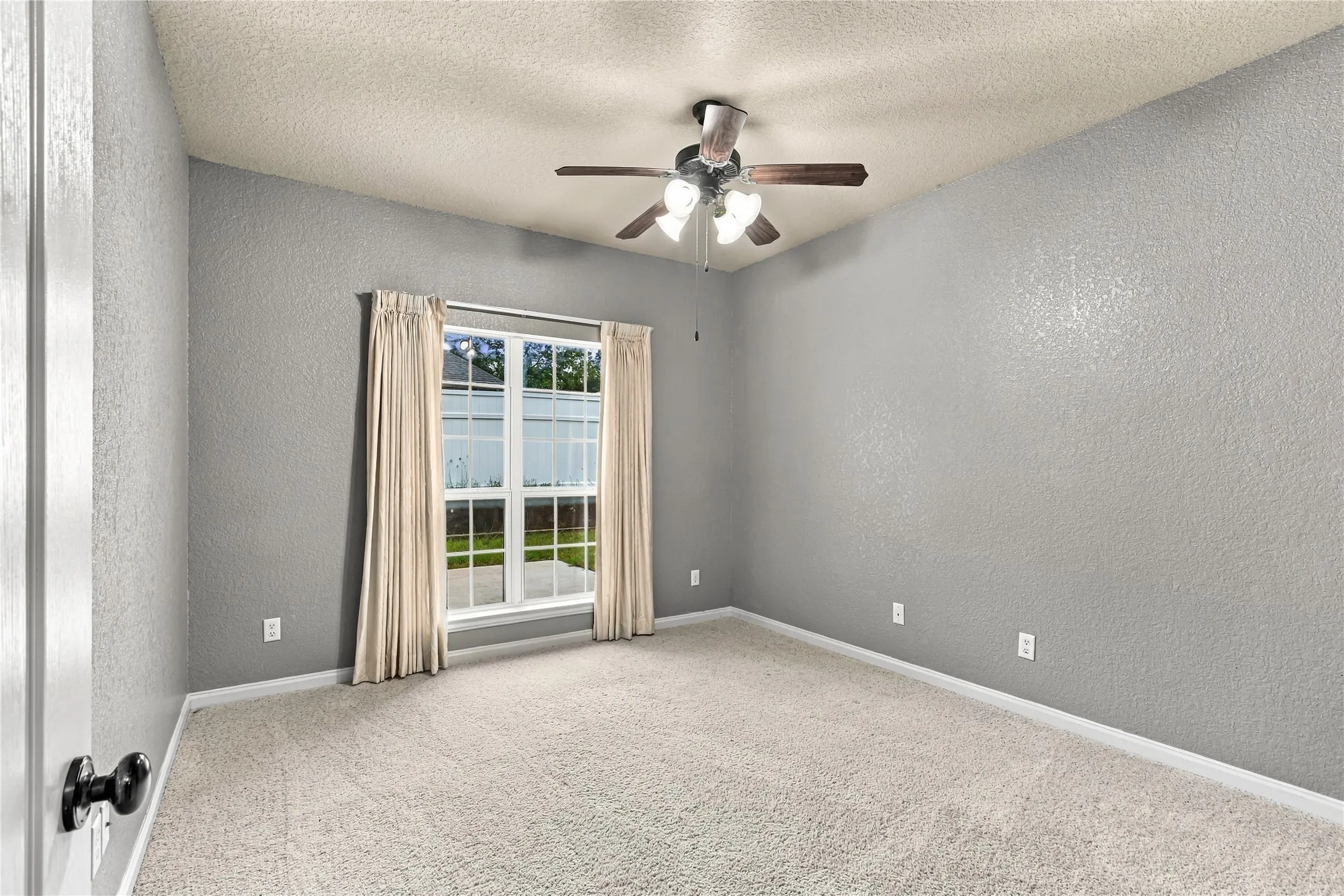Single Family Residence For Sale in Wise County , 1106 Owl Drive, Decatur, Texas 76234, 3 Bedroom, 2 Bathroom, 2 Garage spaces, 1,819 Sqft, built in 2003, mls#21402647, Real Estate Agent in Decatur, Homes For Sale in Wise county, Homes For Sale in Decatur, Realtor in Decatur Texas, Real Estate Brokerage Independent Realty Texas, Luminita Cordes Realtor