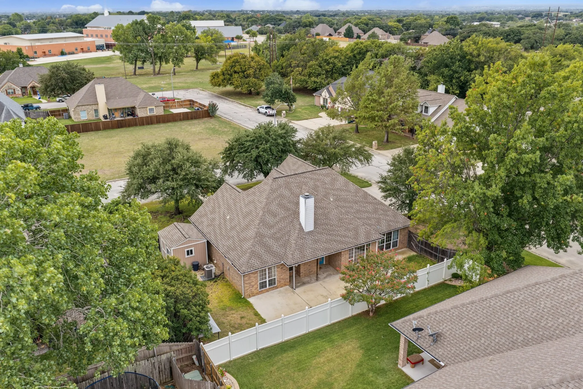 Single Family Residence For Sale in Wise County , 1106 Owl Drive, Decatur, Texas 76234, 3 Bedroom, 2 Bathroom, 2 Garage spaces, 1,819 Sqft, built in 2003, mls#21402647, Real Estate Agent in Decatur, Homes For Sale in Wise county, Homes For Sale in Decatur, Realtor in Decatur Texas, Real Estate Brokerage Independent Realty Texas, Luminita Cordes Realtor