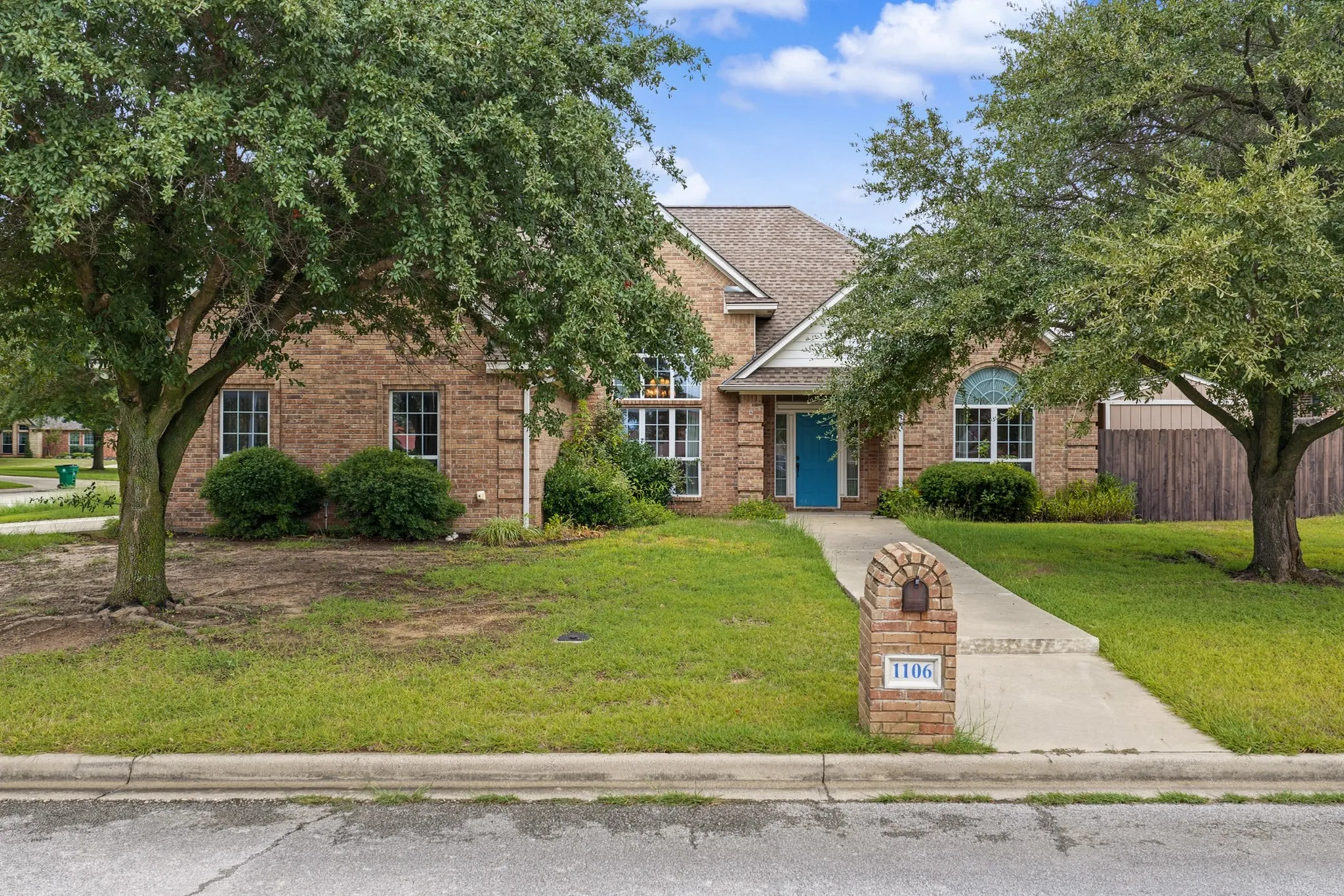 Single Family Residence For Sale in Wise County , 1106 Owl Drive, Decatur, Texas 76234, 3 Bedroom, 2 Bathroom, 2 Garage spaces, 1,819 Sqft, built in 2003, mls#21402647, Real Estate Agent in Decatur, Homes For Sale in Wise county, Homes For Sale in Decatur, Realtor in Decatur Texas, Real Estate Brokerage Independent Realty Texas, Luminita Cordes Realtor