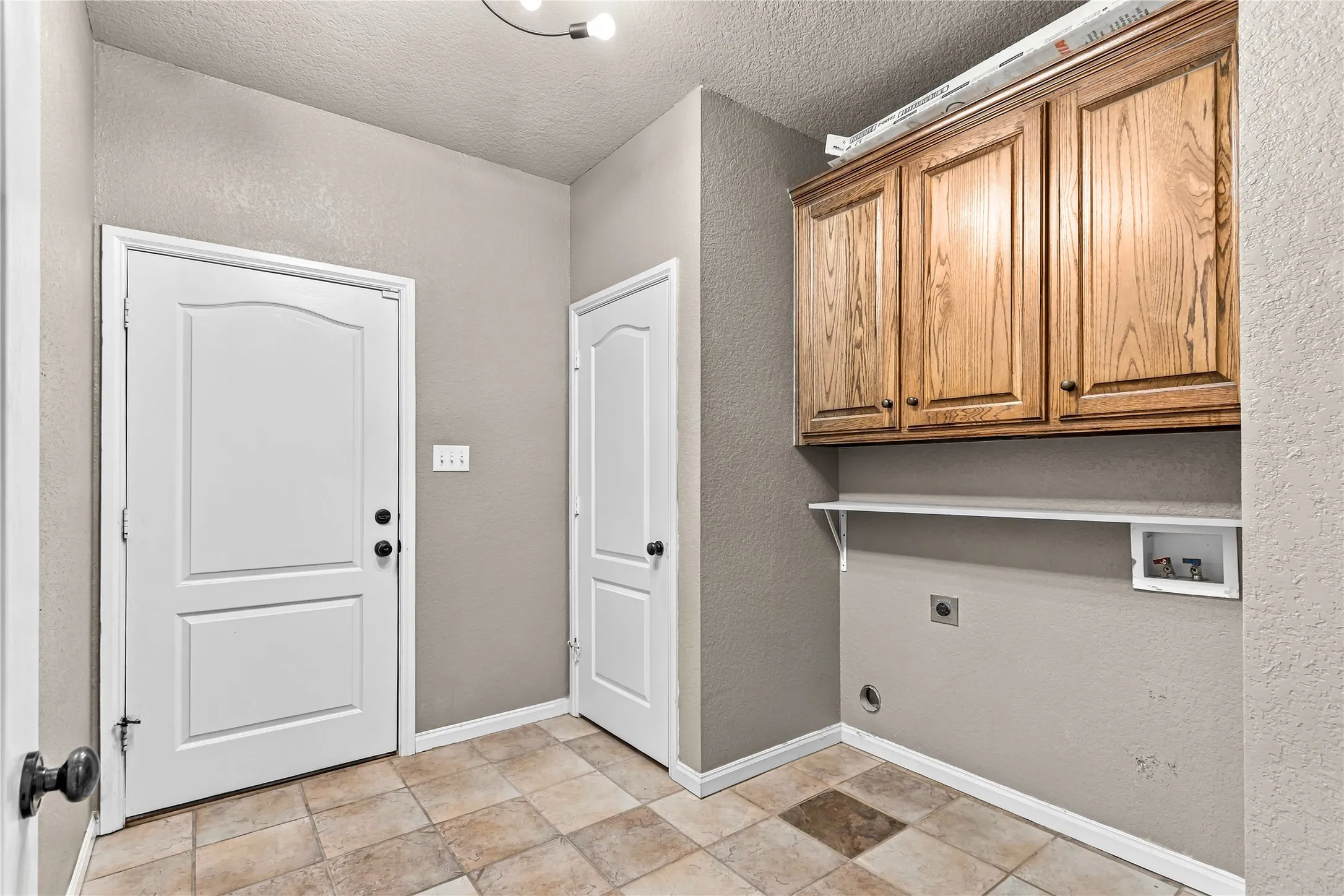 Single Family Residence For Sale in Wise County , 1106 Owl Drive, Decatur, Texas 76234, 3 Bedroom, 2 Bathroom, 2 Garage spaces, 1,819 Sqft, built in 2003, mls#21402647, Real Estate Agent in Decatur, Homes For Sale in Wise county, Homes For Sale in Decatur, Realtor in Decatur Texas, Real Estate Brokerage Independent Realty Texas, Luminita Cordes Realtor