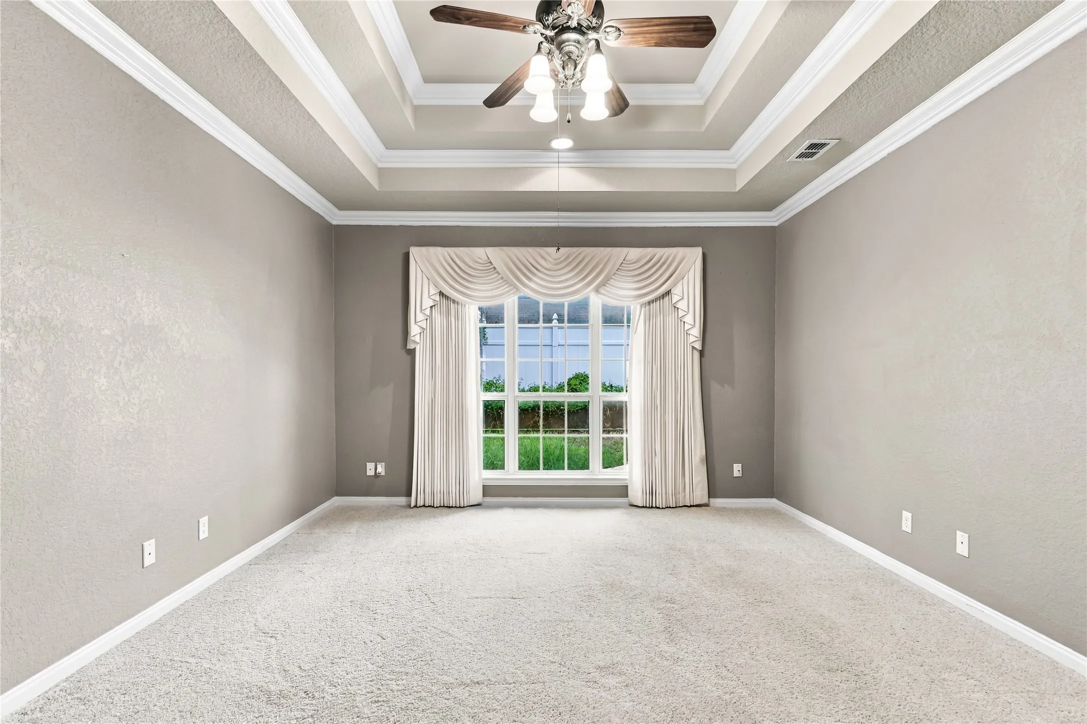 Single Family Residence For Sale in Wise County , 1106 Owl Drive, Decatur, Texas 76234, 3 Bedroom, 2 Bathroom, 2 Garage spaces, 1,819 Sqft, built in 2003, mls#21402647, Real Estate Agent in Decatur, Homes For Sale in Wise county, Homes For Sale in Decatur, Realtor in Decatur Texas, Real Estate Brokerage Independent Realty Texas, Luminita Cordes Realtor