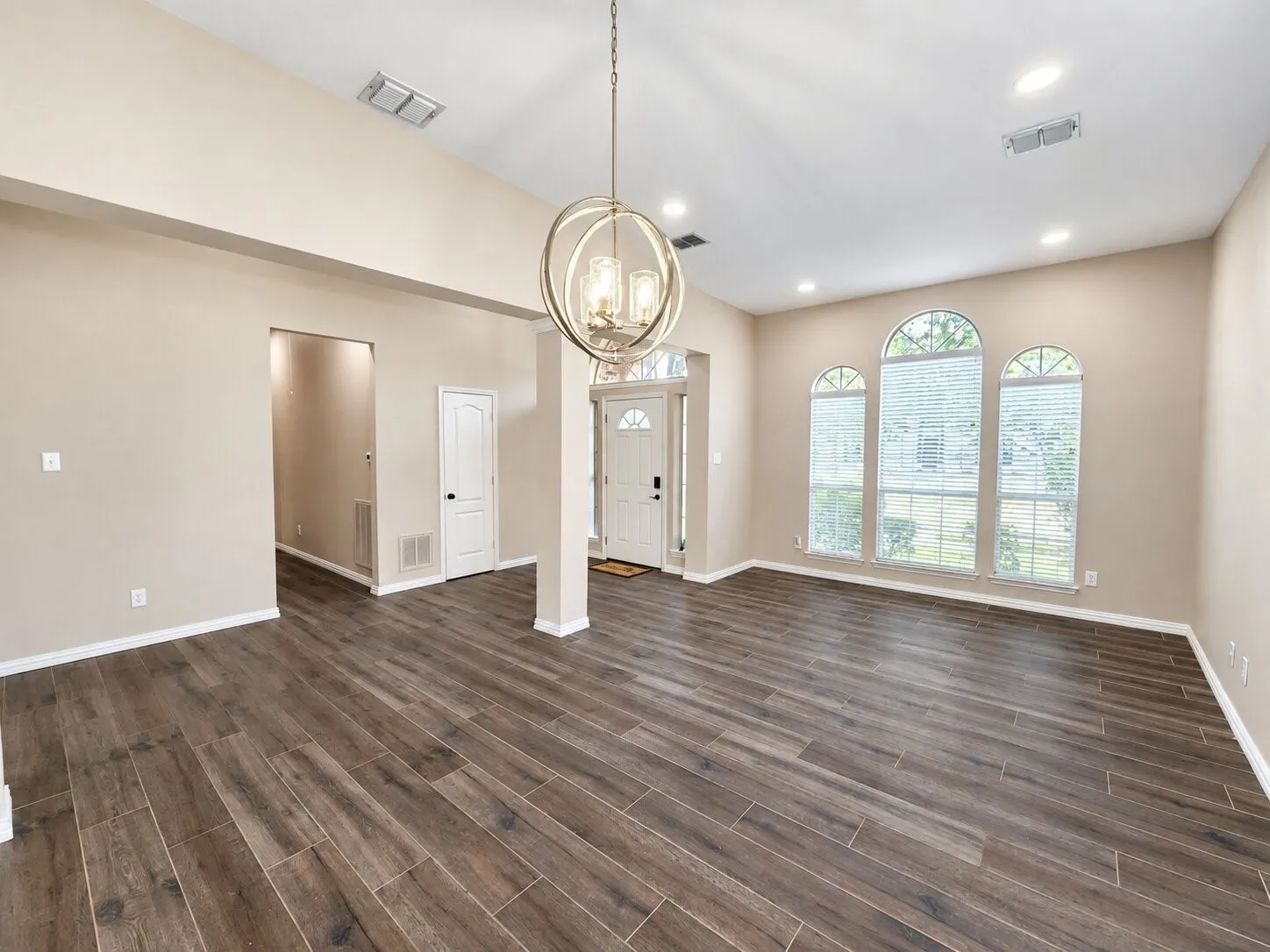 Single Family Residence For Rent in Collin County , 11701 Amber Valley Drive, Frisco, Texas 75035, 3 Bedroom, 2 Bathroom, 2 Garage spaces, 1,860 Sqft, built in 1996, mls#21402655, Real Estate Agent in Frisco, Homes For Rent in Collin county, Homes For Rent in Frisco, Realtor in Frisco Texas, Real Estate Brokerage Independent Realty Texas, Luminita Cordes Realtor