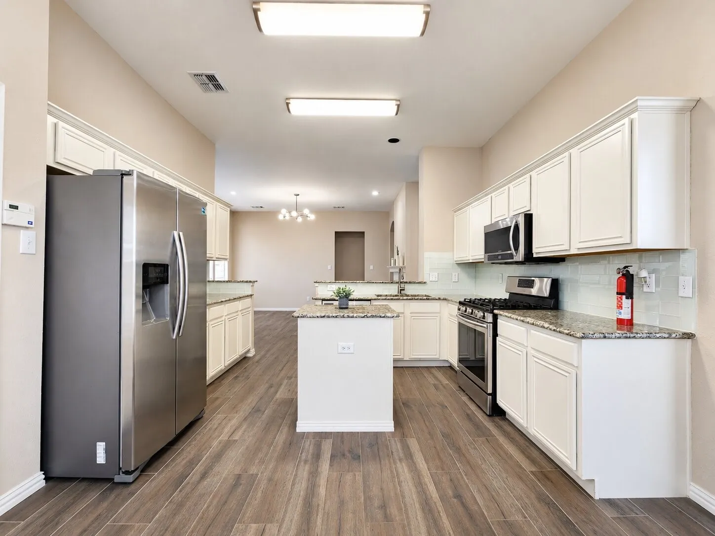 Single Family Residence For Rent in Collin County , 11701 Amber Valley Drive, Frisco, Texas 75035, 3 Bedroom, 2 Bathroom, 2 Garage spaces, 1,860 Sqft, built in 1996, mls#21402655, Real Estate Agent in Frisco, Homes For Rent in Collin county, Homes For Rent in Frisco, Realtor in Frisco Texas, Real Estate Brokerage Independent Realty Texas, Luminita Cordes Realtor
