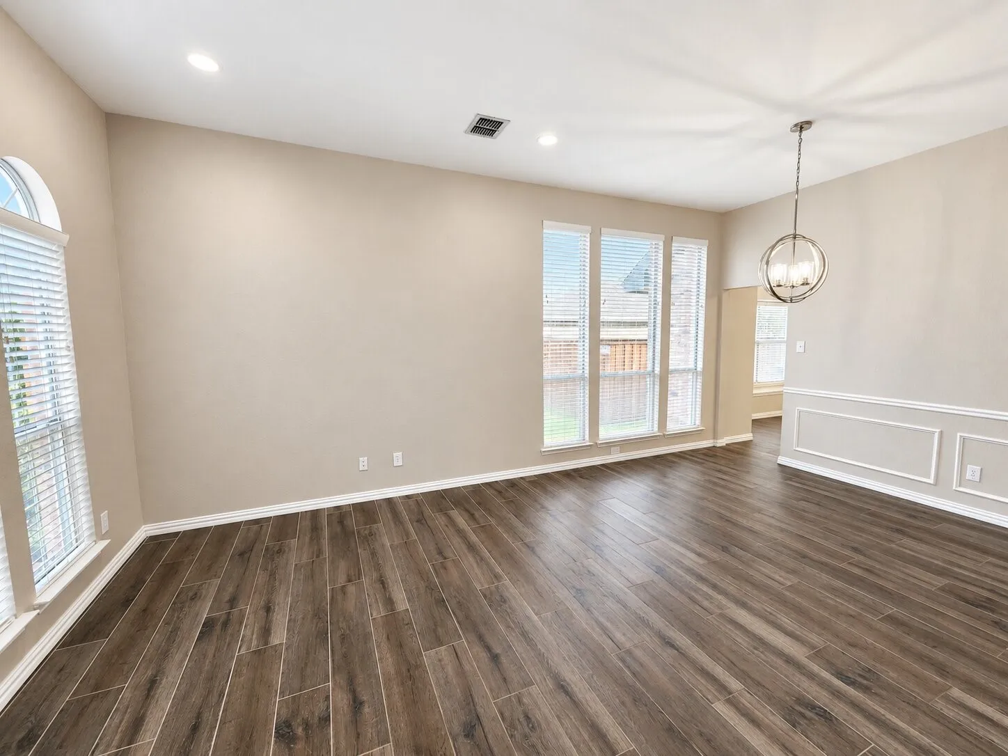 Single Family Residence For Rent in Collin County , 11701 Amber Valley Drive, Frisco, Texas 75035, 3 Bedroom, 2 Bathroom, 2 Garage spaces, 1,860 Sqft, built in 1996, mls#21402655, Real Estate Agent in Frisco, Homes For Rent in Collin county, Homes For Rent in Frisco, Realtor in Frisco Texas, Real Estate Brokerage Independent Realty Texas, Luminita Cordes Realtor