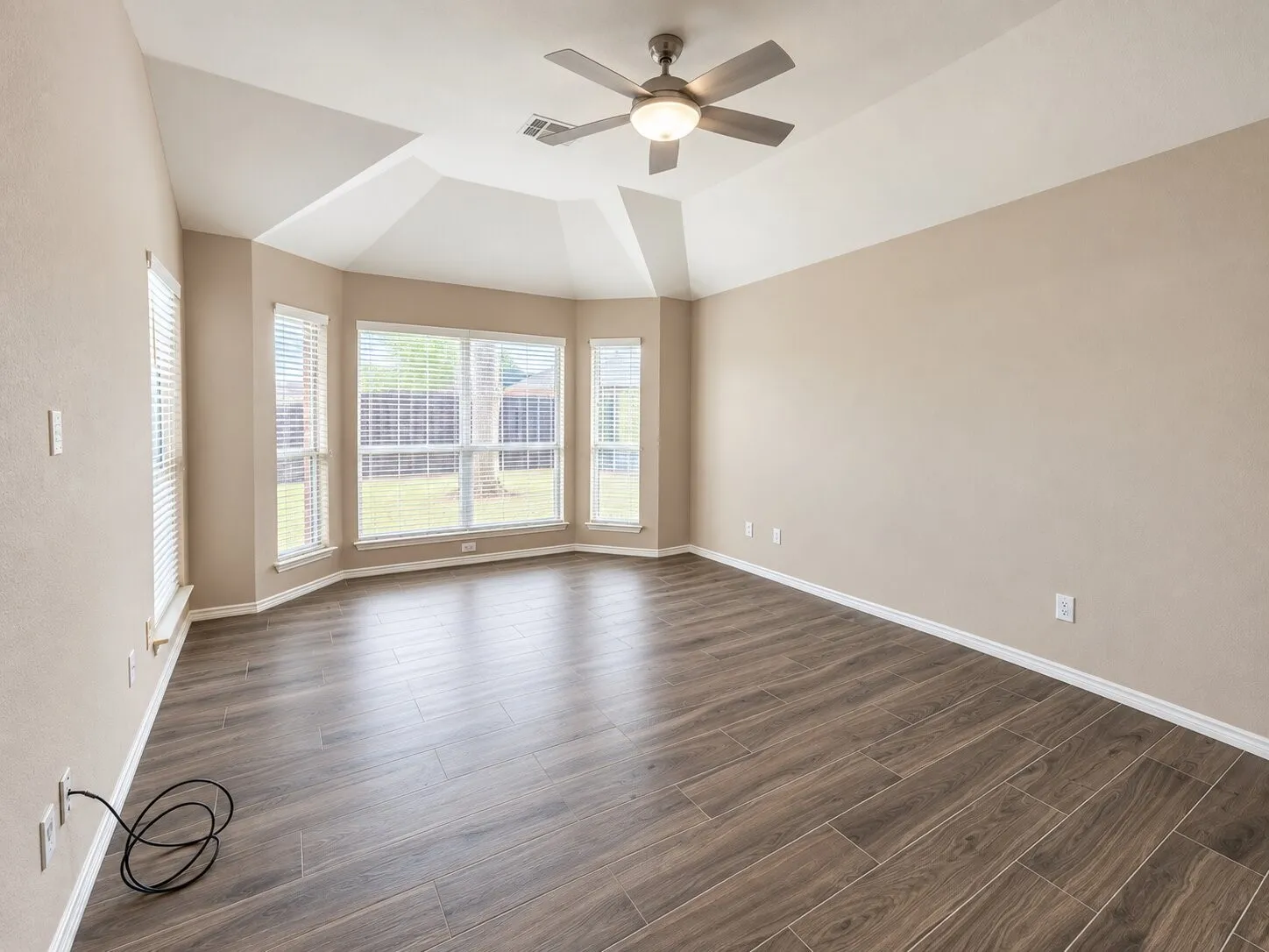 Single Family Residence For Rent in Collin County , 11701 Amber Valley Drive, Frisco, Texas 75035, 3 Bedroom, 2 Bathroom, 2 Garage spaces, 1,860 Sqft, built in 1996, mls#21402655, Real Estate Agent in Frisco, Homes For Rent in Collin county, Homes For Rent in Frisco, Realtor in Frisco Texas, Real Estate Brokerage Independent Realty Texas, Luminita Cordes Realtor