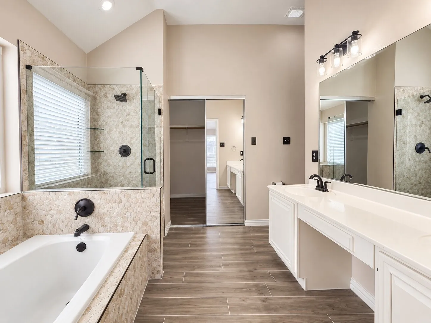 Single Family Residence For Rent in Collin County , 11701 Amber Valley Drive, Frisco, Texas 75035, 3 Bedroom, 2 Bathroom, 2 Garage spaces, 1,860 Sqft, built in 1996, mls#21402655, Real Estate Agent in Frisco, Homes For Rent in Collin county, Homes For Rent in Frisco, Realtor in Frisco Texas, Real Estate Brokerage Independent Realty Texas, Luminita Cordes Realtor