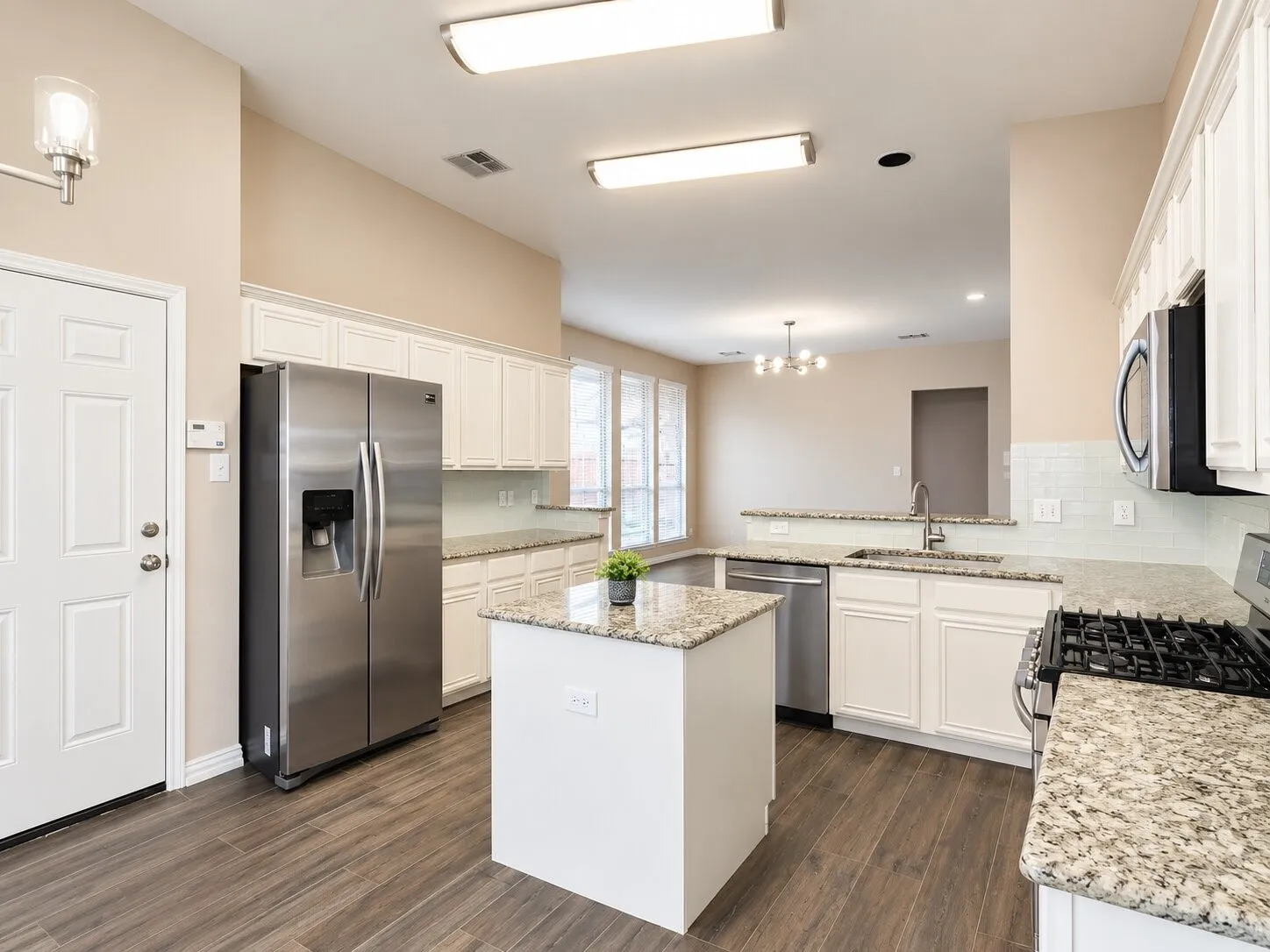 Single Family Residence For Rent in Collin County , 11701 Amber Valley Drive, Frisco, Texas 75035, 3 Bedroom, 2 Bathroom, 2 Garage spaces, 1,860 Sqft, built in 1996, mls#21402655, Real Estate Agent in Frisco, Homes For Rent in Collin county, Homes For Rent in Frisco, Realtor in Frisco Texas, Real Estate Brokerage Independent Realty Texas, Luminita Cordes Realtor