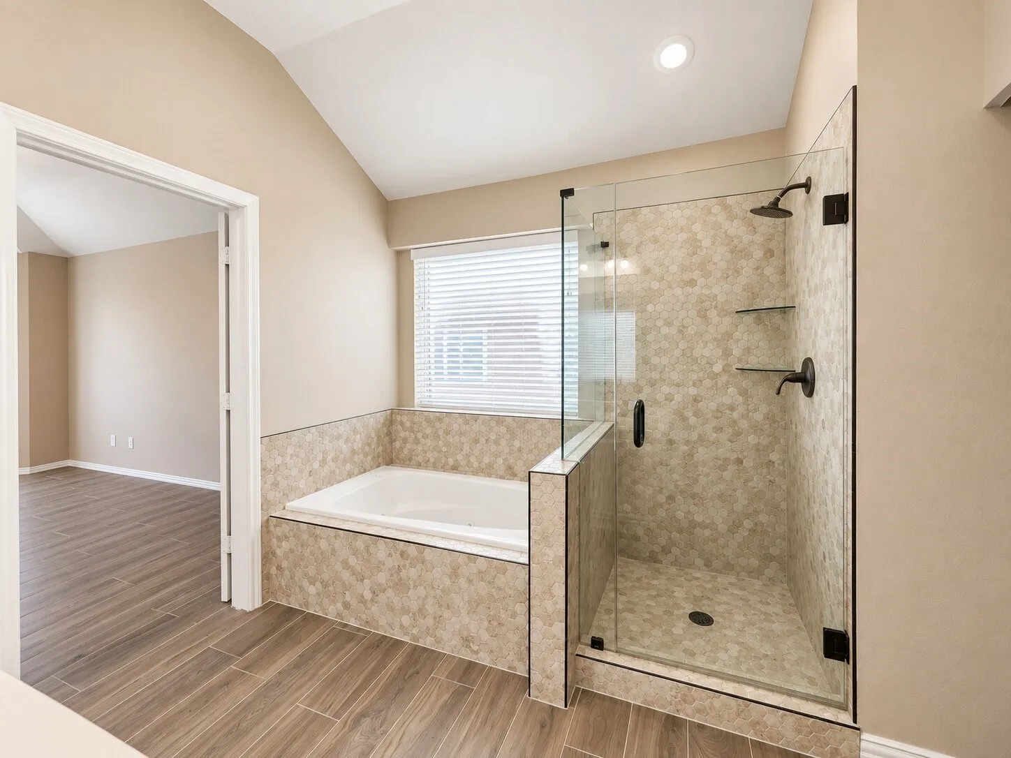 Single Family Residence For Rent in Collin County , 11701 Amber Valley Drive, Frisco, Texas 75035, 3 Bedroom, 2 Bathroom, 2 Garage spaces, 1,860 Sqft, built in 1996, mls#21402655, Real Estate Agent in Frisco, Homes For Rent in Collin county, Homes For Rent in Frisco, Realtor in Frisco Texas, Real Estate Brokerage Independent Realty Texas, Luminita Cordes Realtor
