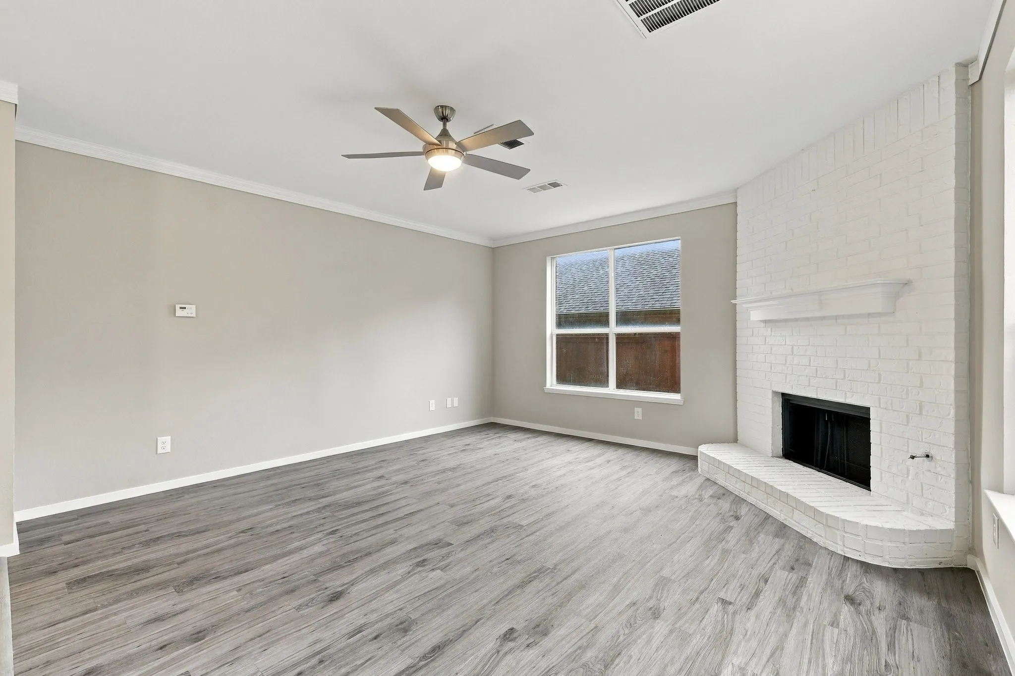 Single Family Residence For Sale in Denton County , 518 Briaroaks Drive, Lake Dallas, Texas 75065, 4 Bedroom, 3 Bathroom, 2 Garage spaces, 2,370 Sqft, built in 2000, mls#21402616, Real Estate Agent in Lake Dallas, Homes For Sale in Denton county, Homes For Sale in Lake Dallas, Realtor in Lake Dallas Texas, Real Estate Brokerage Independent Realty Texas, Luminita Cordes Realtor
