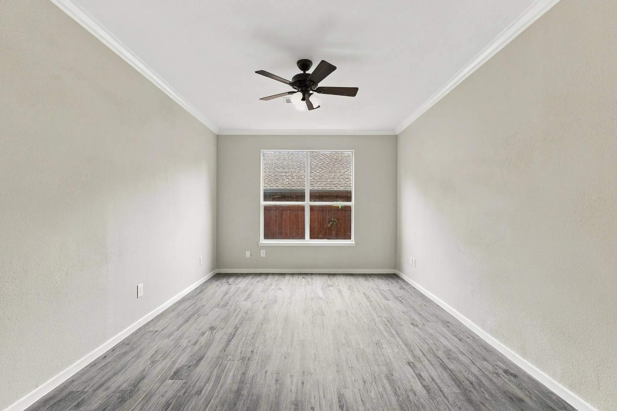 Single Family Residence For Sale in Denton County , 518 Briaroaks Drive, Lake Dallas, Texas 75065, 4 Bedroom, 3 Bathroom, 2 Garage spaces, 2,370 Sqft, built in 2000, mls#21402616, Real Estate Agent in Lake Dallas, Homes For Sale in Denton county, Homes For Sale in Lake Dallas, Realtor in Lake Dallas Texas, Real Estate Brokerage Independent Realty Texas, Luminita Cordes Realtor