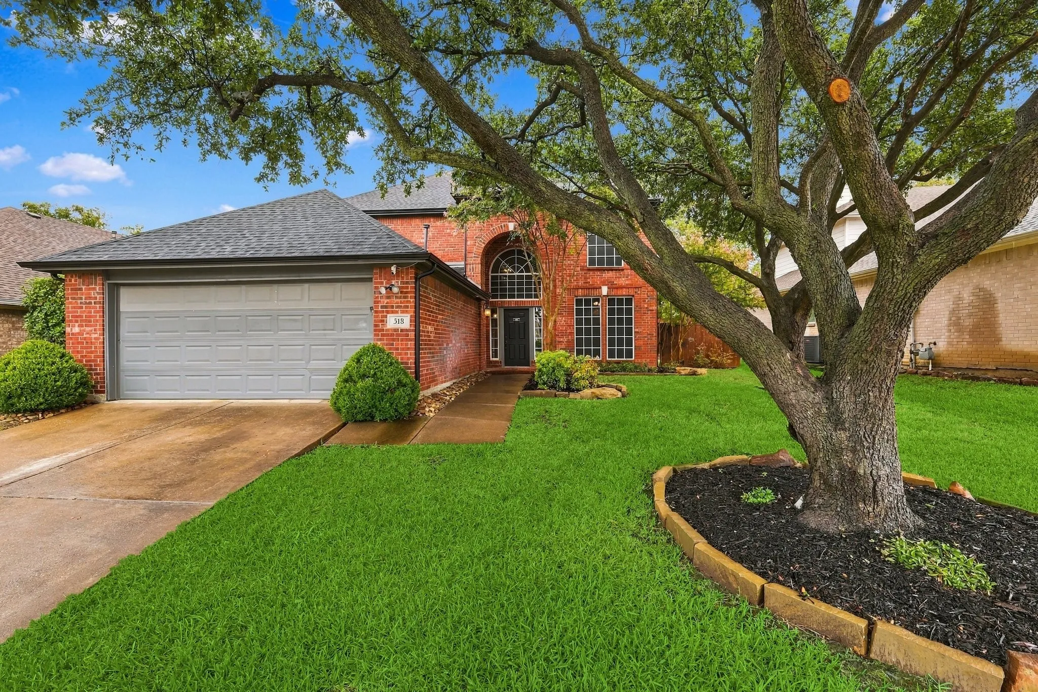 Single Family Residence For Sale in Denton County , 518 Briaroaks Drive, Lake Dallas, Texas 75065, 4 Bedroom, 3 Bathroom, 2 Garage spaces, 2,370 Sqft, built in 2000, mls#21402616, Real Estate Agent in Lake Dallas, Homes For Sale in Denton county, Homes For Sale in Lake Dallas, Realtor in Lake Dallas Texas, Real Estate Brokerage Independent Realty Texas, Luminita Cordes Realtor