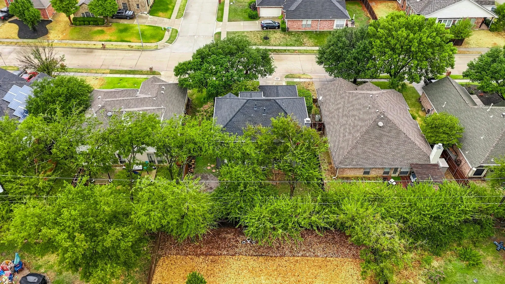 Single Family Residence For Sale in Denton County , 518 Briaroaks Drive, Lake Dallas, Texas 75065, 4 Bedroom, 3 Bathroom, 2 Garage spaces, 2,370 Sqft, built in 2000, mls#21402616, Real Estate Agent in Lake Dallas, Homes For Sale in Denton county, Homes For Sale in Lake Dallas, Realtor in Lake Dallas Texas, Real Estate Brokerage Independent Realty Texas, Luminita Cordes Realtor