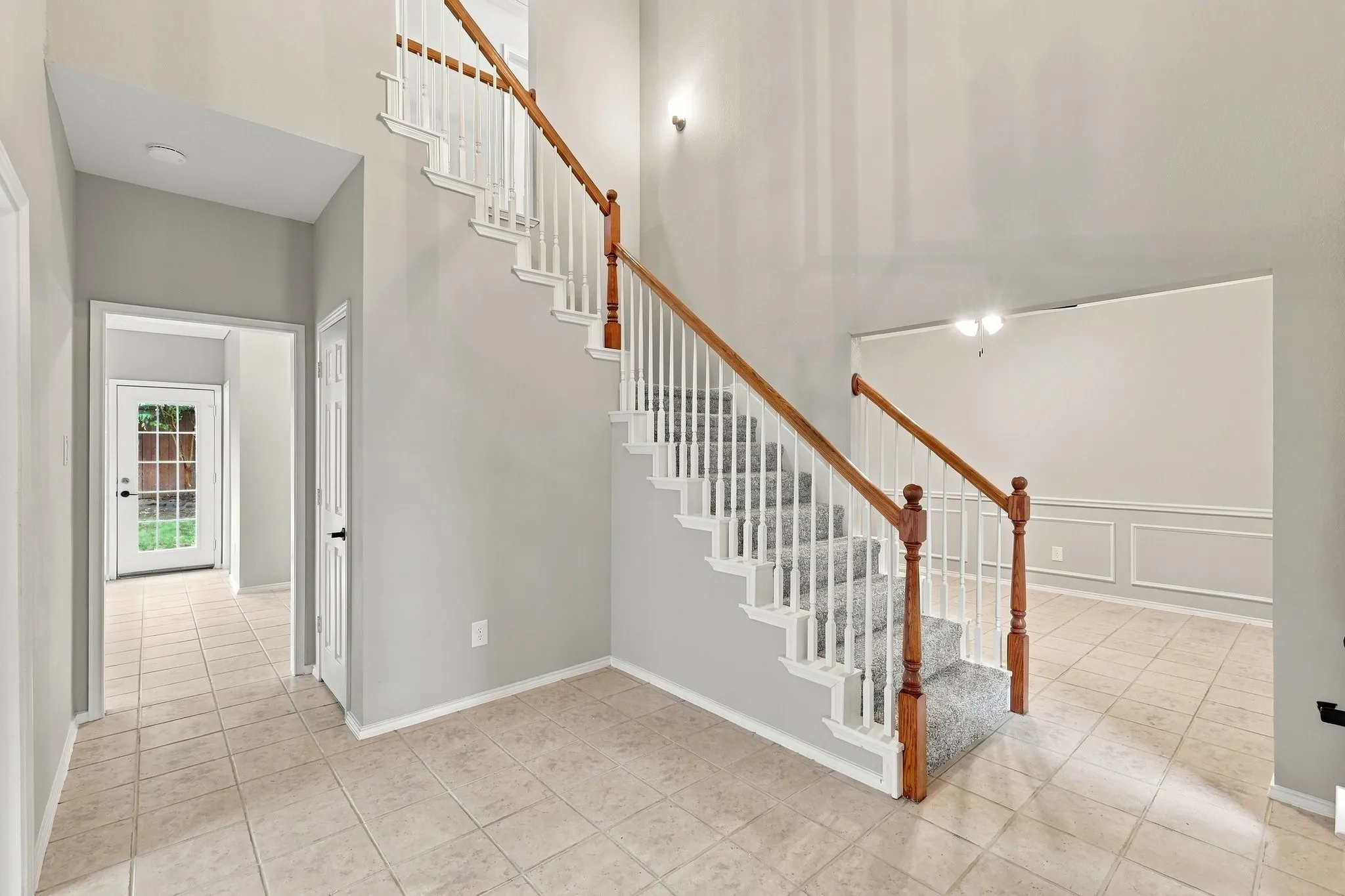 Single Family Residence For Sale in Denton County , 518 Briaroaks Drive, Lake Dallas, Texas 75065, 4 Bedroom, 3 Bathroom, 2 Garage spaces, 2,370 Sqft, built in 2000, mls#21402616, Real Estate Agent in Lake Dallas, Homes For Sale in Denton county, Homes For Sale in Lake Dallas, Realtor in Lake Dallas Texas, Real Estate Brokerage Independent Realty Texas, Luminita Cordes Realtor