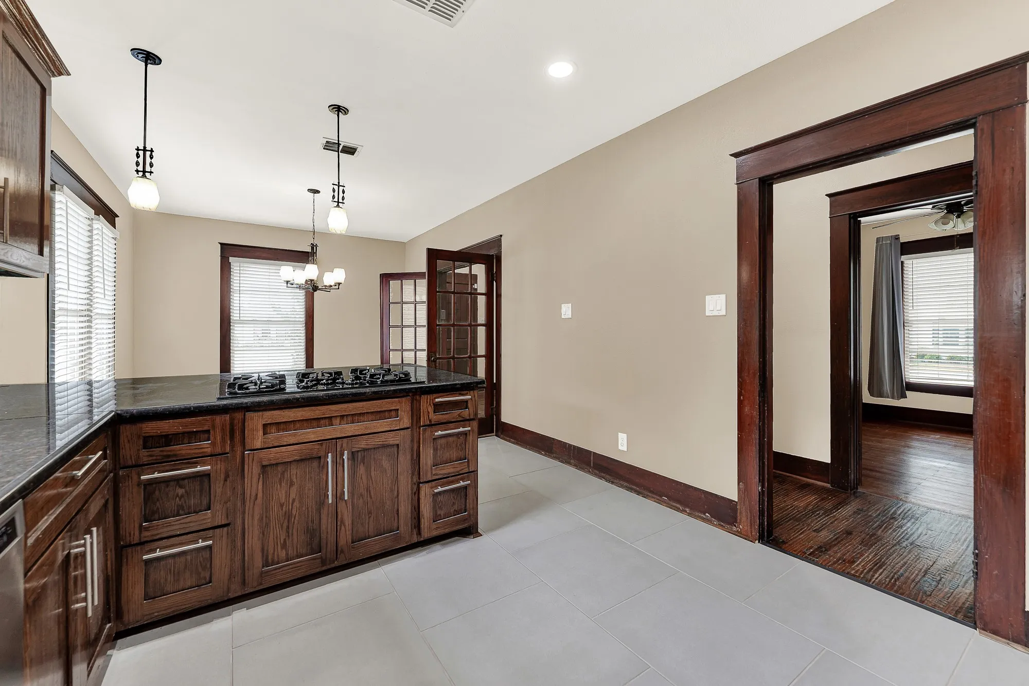 Single Family Residence For Sale in Collin County , 411 S Colorado Street, Celina, Texas 75009, 2 Bedroom, 1 Bathroom, Garage spaces, 1,008 Sqft, built in 1945, mls#21398706, Real Estate Agent in Celina, Homes For Sale in Collin county, Homes For Sale in Celina, Realtor in Celina Texas, Real Estate Brokerage Independent Realty Texas, Luminita Cordes Realtor