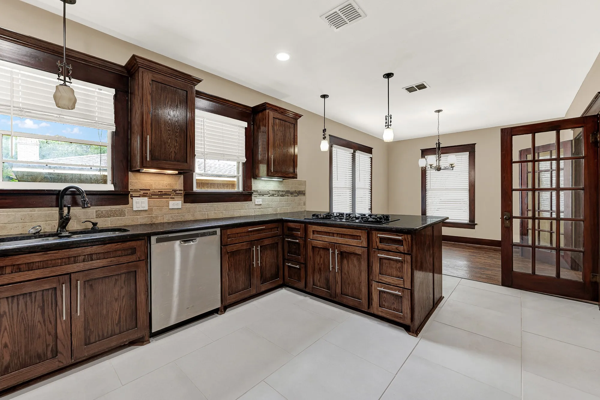 Single Family Residence For Sale in Collin County , 411 S Colorado Street, Celina, Texas 75009, 2 Bedroom, 1 Bathroom, Garage spaces, 1,008 Sqft, built in 1945, mls#21398706, Real Estate Agent in Celina, Homes For Sale in Collin county, Homes For Sale in Celina, Realtor in Celina Texas, Real Estate Brokerage Independent Realty Texas, Luminita Cordes Realtor