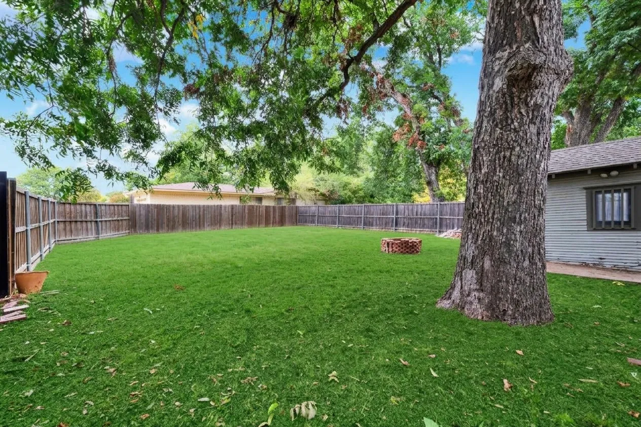 Single Family Residence For Sale in Collin County , 411 S Colorado Street, Celina, Texas 75009, 2 Bedroom, 1 Bathroom, Garage spaces, 1,008 Sqft, built in 1945, mls#21398706, Real Estate Agent in Celina, Homes For Sale in Collin county, Homes For Sale in Celina, Realtor in Celina Texas, Real Estate Brokerage Independent Realty Texas, Luminita Cordes Realtor