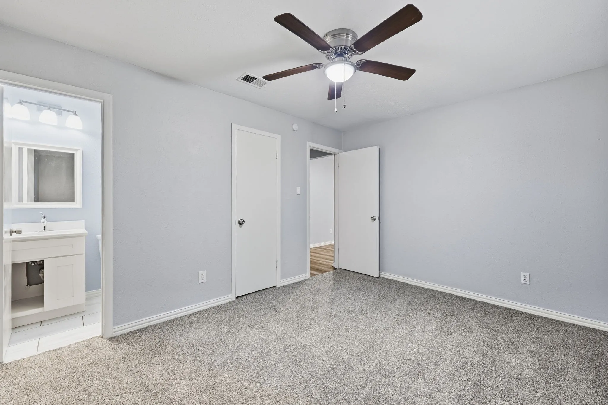 Single Family Residence For Sale in Dallas County , 1312 Greenway Drive, Mesquite, Texas 75149, 3 Bedroom, 3 Bathroom, 2 Garage spaces, 1,258 Sqft, built in 1961, mls#21399739, Real Estate Agent in Mesquite, Homes For Sale in Dallas county, Homes For Sale in Mesquite, Realtor in Mesquite Texas, Real Estate Brokerage Independent Realty Texas, Luminita Cordes Realtor