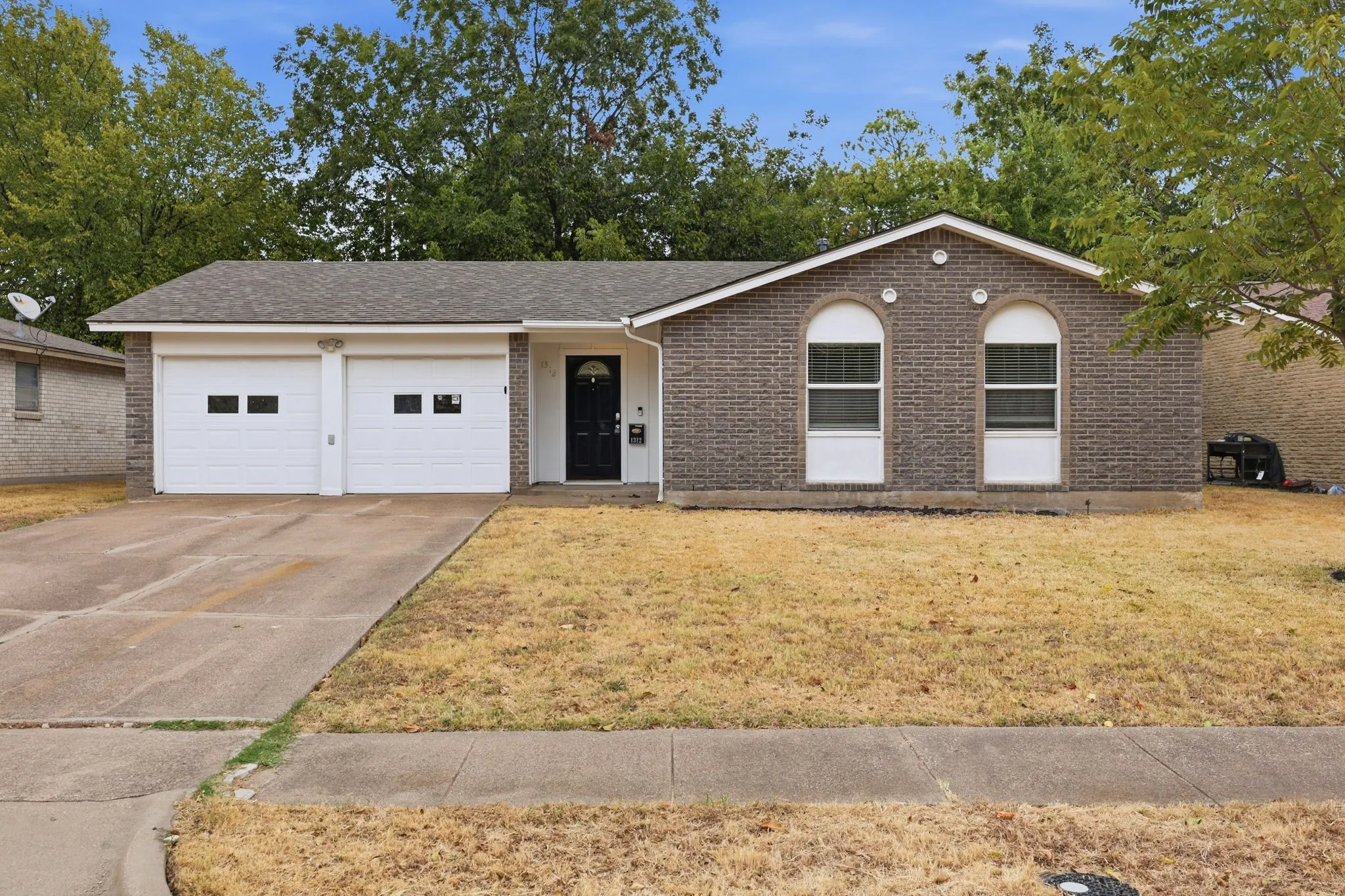 Single Family Residence For Sale in Dallas County , 1312 Greenway Drive, Mesquite, Texas 75149, 3 Bedroom, 3 Bathroom, 2 Garage spaces, 1,258 Sqft, built in 1961, mls#21399739, Real Estate Agent in Mesquite, Homes For Sale in Dallas county, Homes For Sale in Mesquite, Realtor in Mesquite Texas, Real Estate Brokerage Independent Realty Texas, Luminita Cordes Realtor