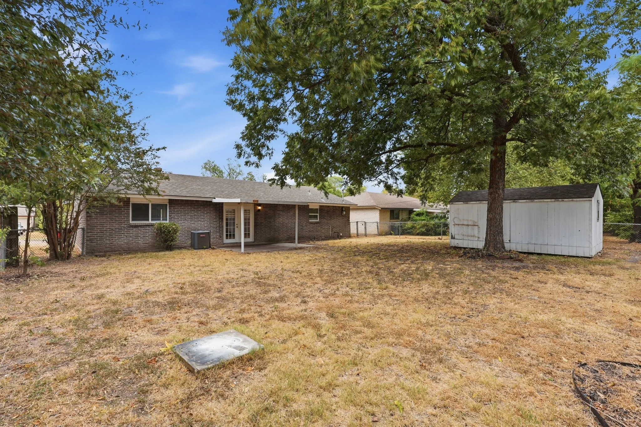 Single Family Residence For Sale in Dallas County , 1312 Greenway Drive, Mesquite, Texas 75149, 3 Bedroom, 3 Bathroom, 2 Garage spaces, 1,258 Sqft, built in 1961, mls#21399739, Real Estate Agent in Mesquite, Homes For Sale in Dallas county, Homes For Sale in Mesquite, Realtor in Mesquite Texas, Real Estate Brokerage Independent Realty Texas, Luminita Cordes Realtor