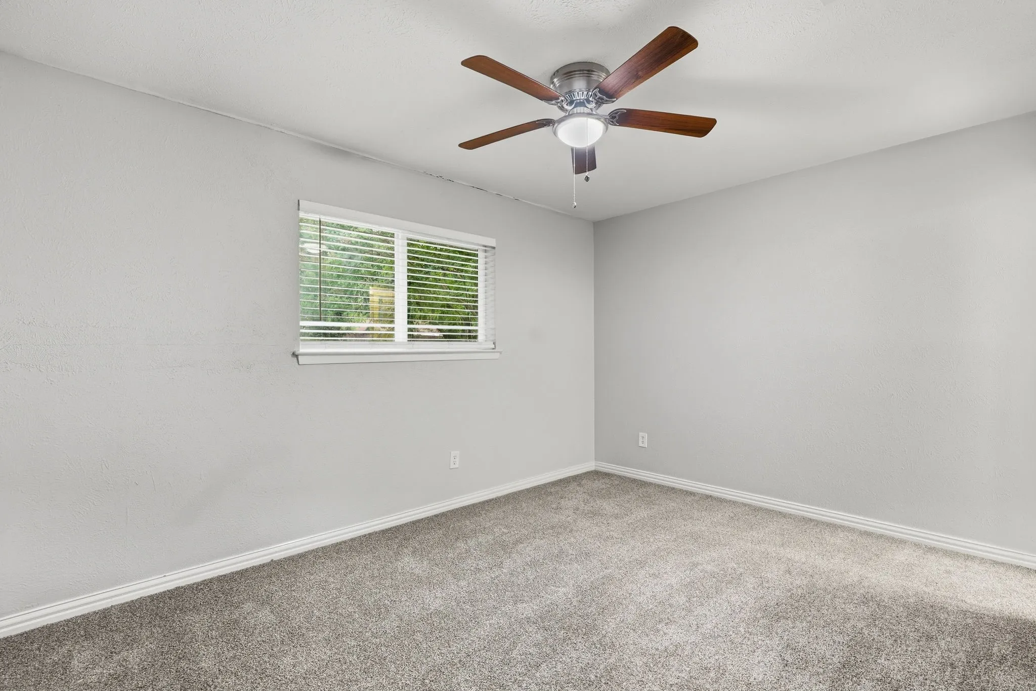 Single Family Residence For Sale in Dallas County , 1312 Greenway Drive, Mesquite, Texas 75149, 3 Bedroom, 3 Bathroom, 2 Garage spaces, 1,258 Sqft, built in 1961, mls#21399739, Real Estate Agent in Mesquite, Homes For Sale in Dallas county, Homes For Sale in Mesquite, Realtor in Mesquite Texas, Real Estate Brokerage Independent Realty Texas, Luminita Cordes Realtor