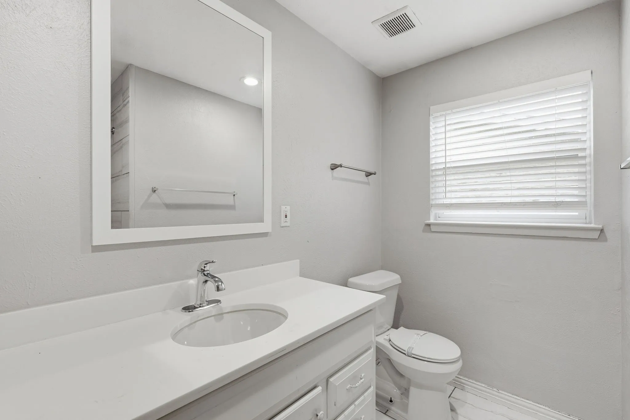 Single Family Residence For Sale in Dallas County , 1312 Greenway Drive, Mesquite, Texas 75149, 3 Bedroom, 3 Bathroom, 2 Garage spaces, 1,258 Sqft, built in 1961, mls#21399739, Real Estate Agent in Mesquite, Homes For Sale in Dallas county, Homes For Sale in Mesquite, Realtor in Mesquite Texas, Real Estate Brokerage Independent Realty Texas, Luminita Cordes Realtor