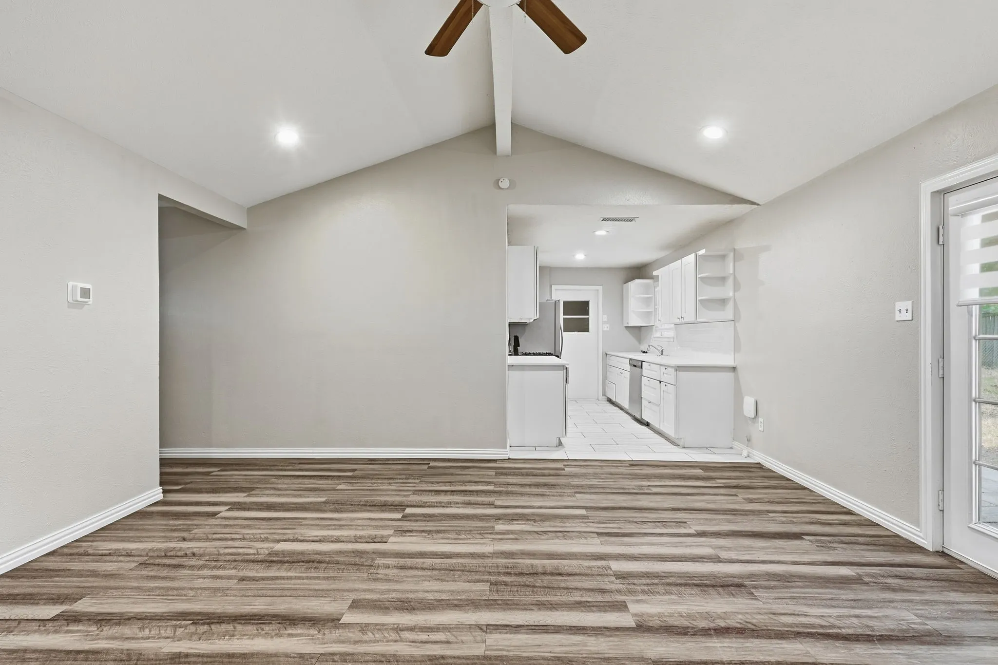 Single Family Residence For Sale in Dallas County , 1312 Greenway Drive, Mesquite, Texas 75149, 3 Bedroom, 3 Bathroom, 2 Garage spaces, 1,258 Sqft, built in 1961, mls#21399739, Real Estate Agent in Mesquite, Homes For Sale in Dallas county, Homes For Sale in Mesquite, Realtor in Mesquite Texas, Real Estate Brokerage Independent Realty Texas, Luminita Cordes Realtor
