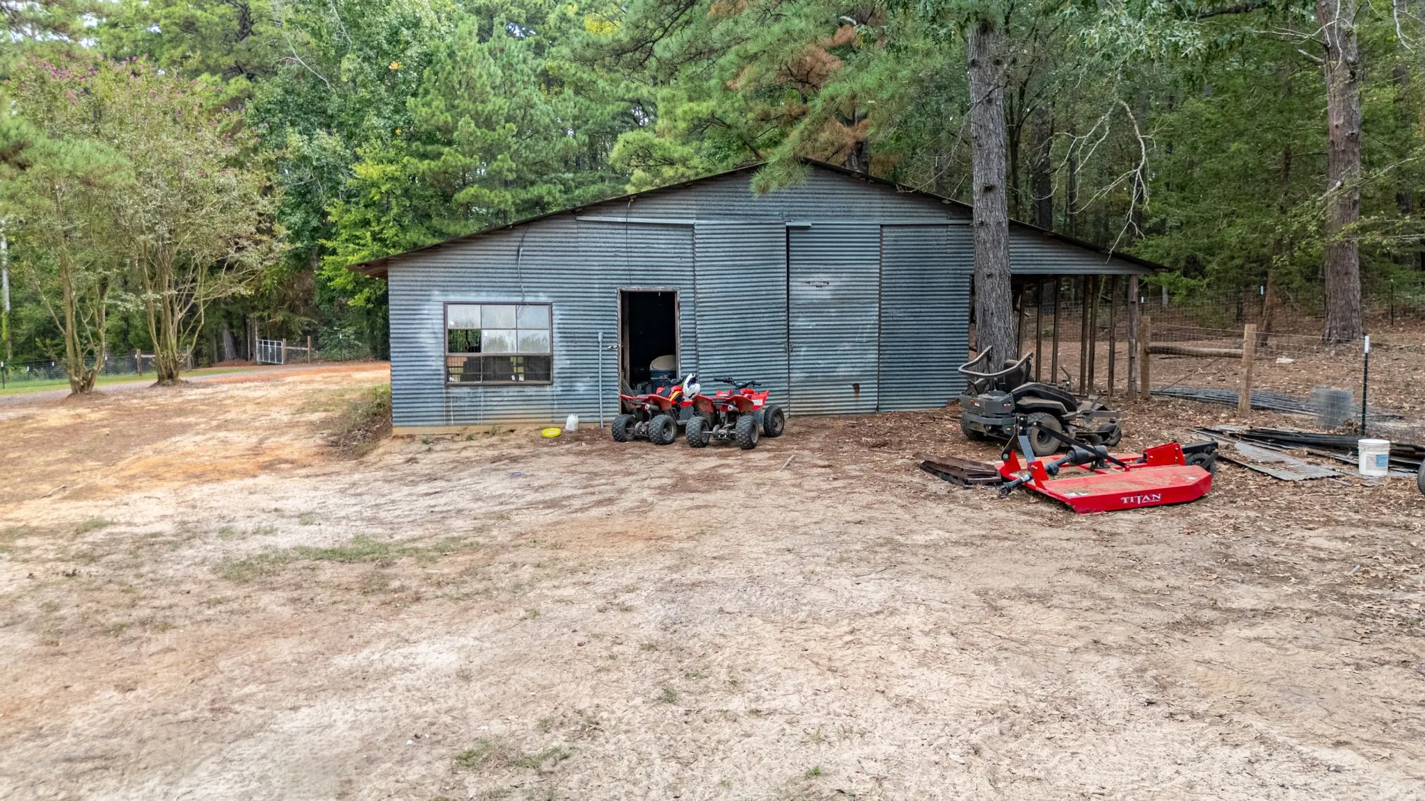 Single Family Residence For Sale in Cherokee County , 6411 Fm 23 W, Rusk, Texas 75785, 4 Bedroom, 3 Bathroom, 2 Garage spaces, 2,782 Sqft, built in 1959, mls#21402668, Real Estate Agent in Rusk, Homes For Sale in Cherokee county, Homes For Sale in Rusk, Realtor in Rusk Texas, Real Estate Brokerage Independent Realty Texas, Luminita Cordes Realtor