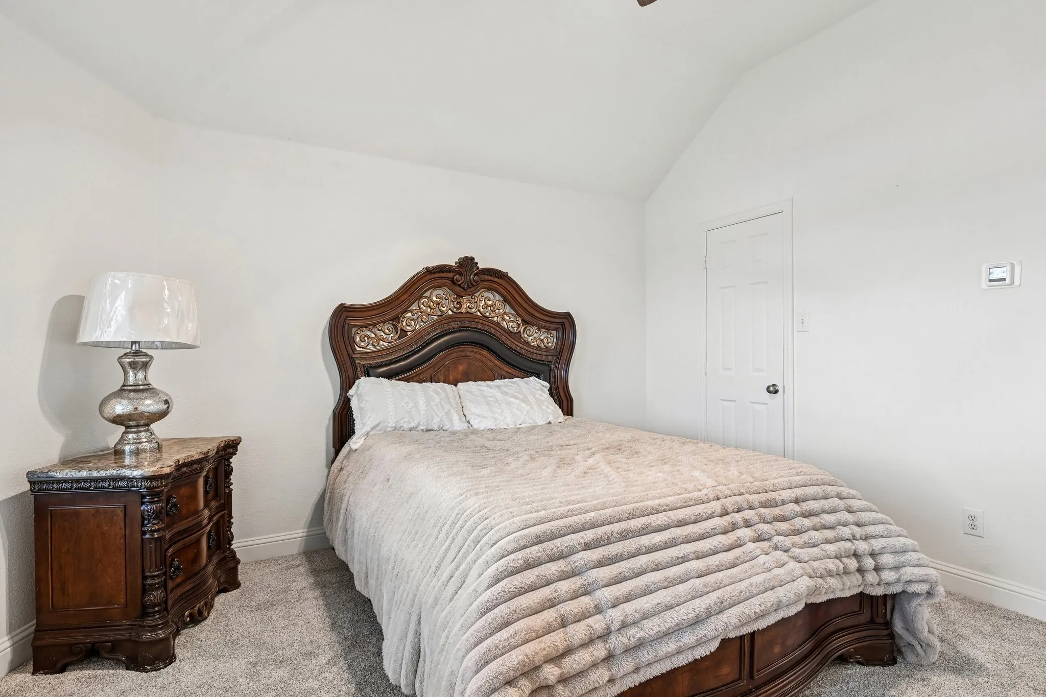 Single Family Residence For Rent in Dallas County , 6006 Shadywood Lane, Garland, Texas 75043, 5 Bedroom, 3 Bathroom, 2 Garage spaces, 3,243 Sqft, built in 2007, mls#21402676, Real Estate Agent in Garland, Homes For Rent in Dallas county, Homes For Rent in Garland, Realtor in Garland Texas, Real Estate Brokerage Independent Realty Texas, Luminita Cordes Realtor