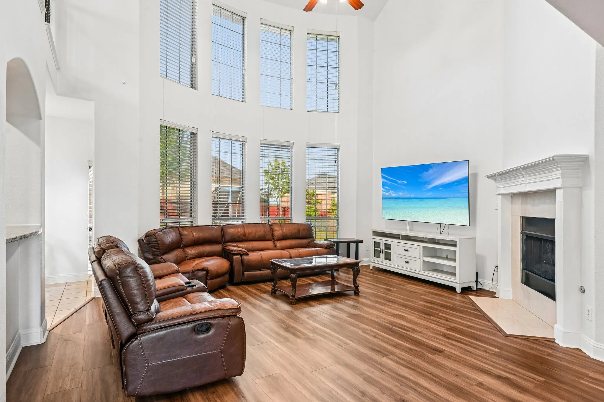 Single Family Residence For Rent in Dallas County , 6006 Shadywood Lane, Garland, Texas 75043, 5 Bedroom, 3 Bathroom, 2 Garage spaces, 3,243 Sqft, built in 2007, mls#21402676, Real Estate Agent in Garland, Homes For Rent in Dallas county, Homes For Rent in Garland, Realtor in Garland Texas, Real Estate Brokerage Independent Realty Texas, Luminita Cordes Realtor