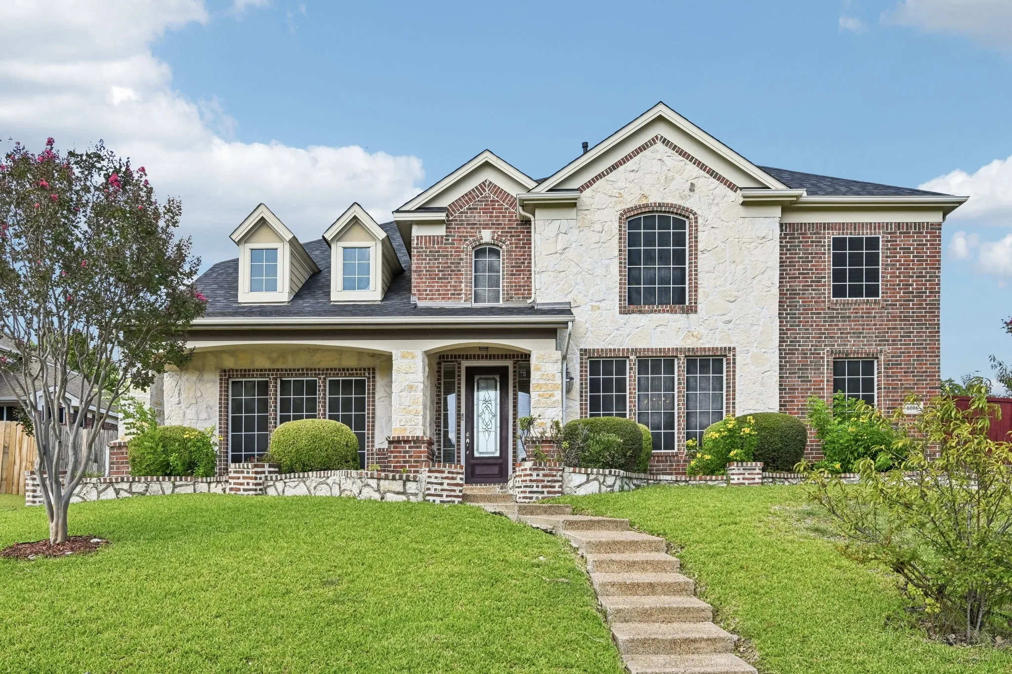 Single Family Residence For Rent in Dallas County , 6006 Shadywood Lane, Garland, Texas 75043, 5 Bedroom, 3 Bathroom, 2 Garage spaces, 3,243 Sqft, built in 2007, mls#21402676, Real Estate Agent in Garland, Homes For Rent in Dallas county, Homes For Rent in Garland, Realtor in Garland Texas, Real Estate Brokerage Independent Realty Texas, Luminita Cordes Realtor