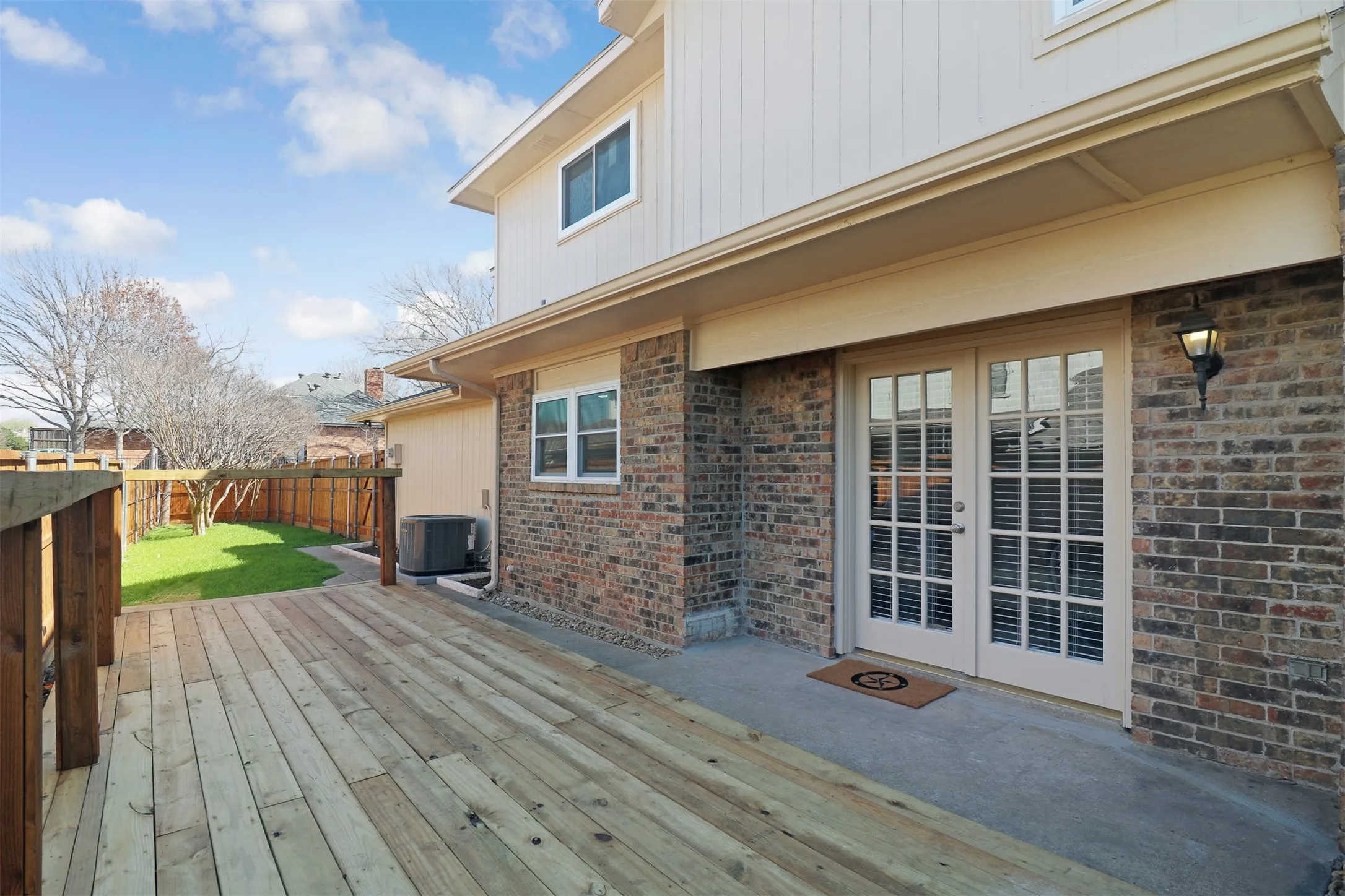 Duplex For Rent in Dallas County , 2179 Southern Place A, Carrollton, Texas 75006, 3 Bedroom, 3 Bathroom, 2 Garage spaces, 1,821 Sqft, built in 1980, mls#21402673, Real Estate Agent in Carrollton, Homes For Rent in Dallas county, Homes For Rent in Carrollton, Realtor in Carrollton Texas, Real Estate Brokerage Independent Realty Texas, Luminita Cordes Realtor