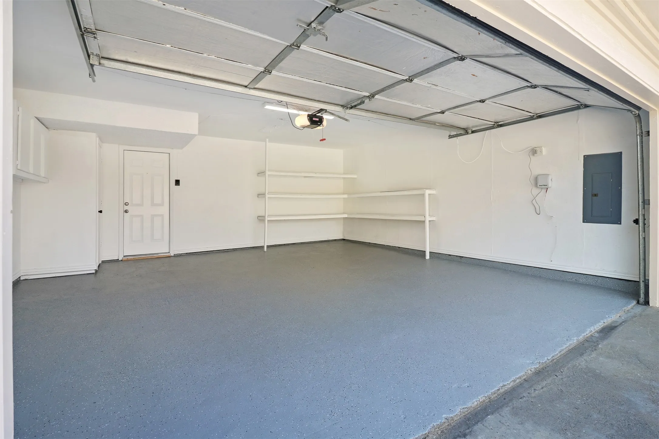 Duplex For Rent in Dallas County , 2179 Southern Place A, Carrollton, Texas 75006, 3 Bedroom, 3 Bathroom, 2 Garage spaces, 1,821 Sqft, built in 1980, mls#21402673, Real Estate Agent in Carrollton, Homes For Rent in Dallas county, Homes For Rent in Carrollton, Realtor in Carrollton Texas, Real Estate Brokerage Independent Realty Texas, Luminita Cordes Realtor
