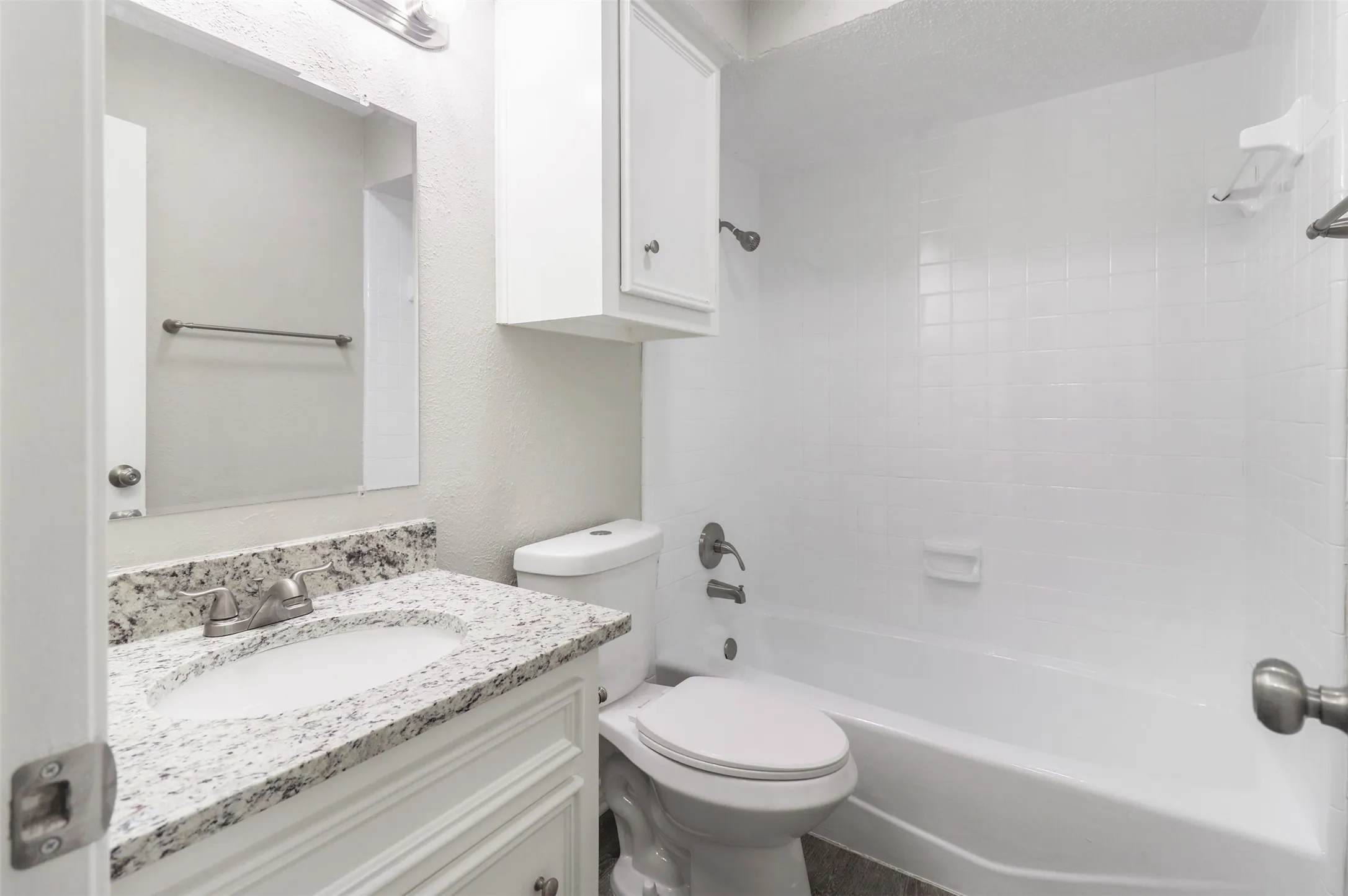 Duplex For Rent in Dallas County , 2179 Southern Place A, Carrollton, Texas 75006, 3 Bedroom, 3 Bathroom, 2 Garage spaces, 1,821 Sqft, built in 1980, mls#21402673, Real Estate Agent in Carrollton, Homes For Rent in Dallas county, Homes For Rent in Carrollton, Realtor in Carrollton Texas, Real Estate Brokerage Independent Realty Texas, Luminita Cordes Realtor