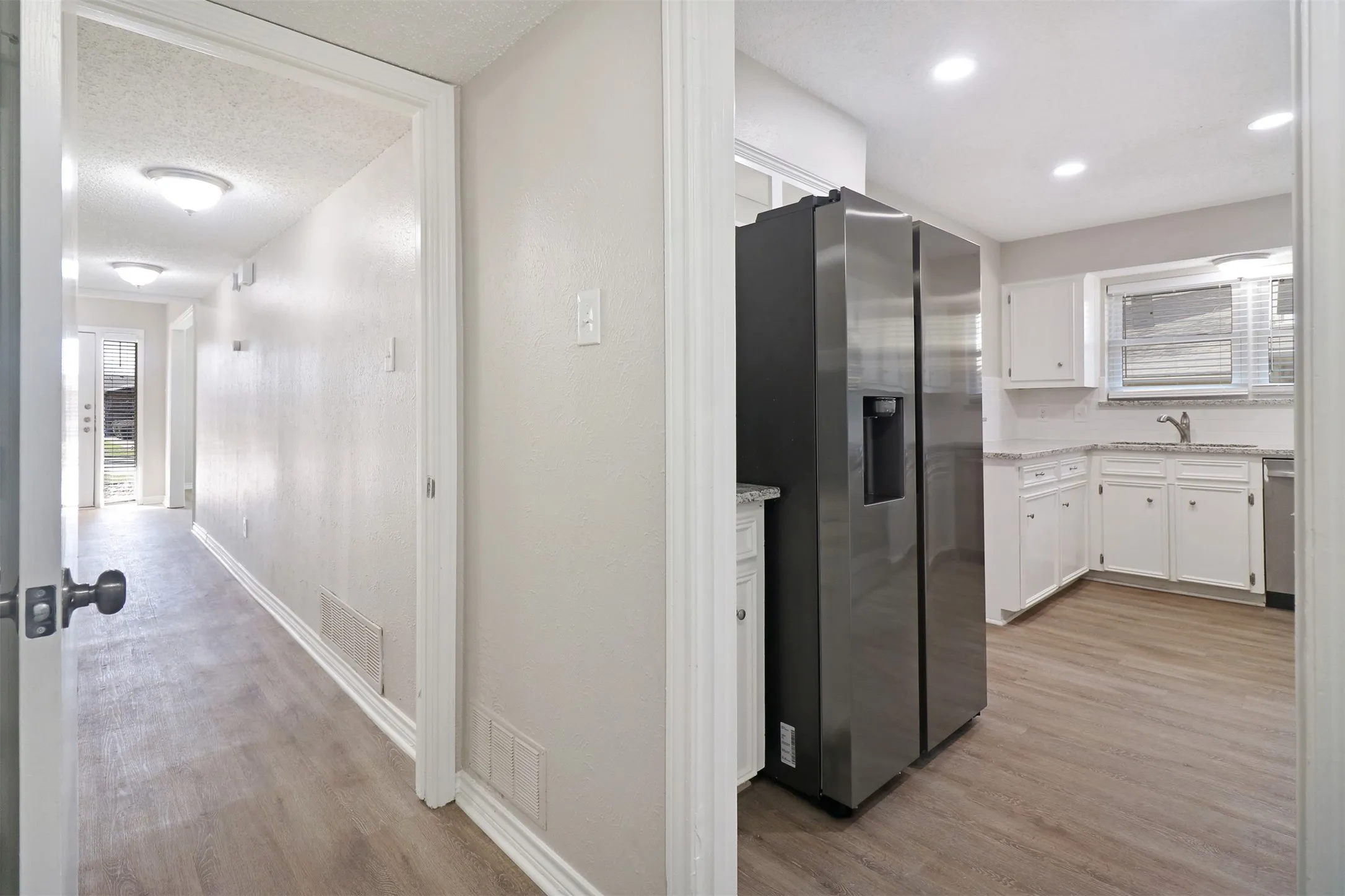 Duplex For Rent in Dallas County , 2179 Southern Place A, Carrollton, Texas 75006, 3 Bedroom, 3 Bathroom, 2 Garage spaces, 1,821 Sqft, built in 1980, mls#21402673, Real Estate Agent in Carrollton, Homes For Rent in Dallas county, Homes For Rent in Carrollton, Realtor in Carrollton Texas, Real Estate Brokerage Independent Realty Texas, Luminita Cordes Realtor
