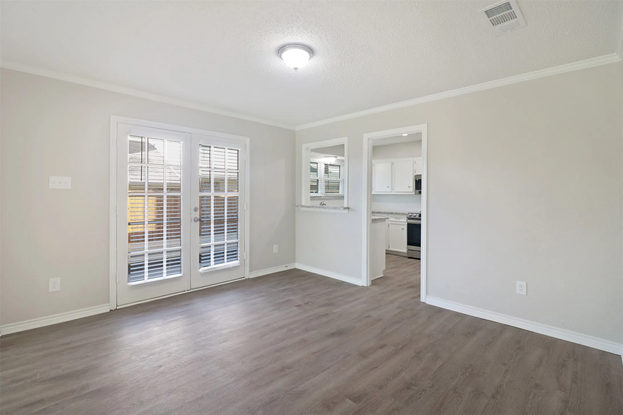 Duplex For Rent in Dallas County , 2179 Southern Place A, Carrollton, Texas 75006, 3 Bedroom, 3 Bathroom, 2 Garage spaces, 1,821 Sqft, built in 1980, mls#21402673, Real Estate Agent in Carrollton, Homes For Rent in Dallas county, Homes For Rent in Carrollton, Realtor in Carrollton Texas, Real Estate Brokerage Independent Realty Texas, Luminita Cordes Realtor