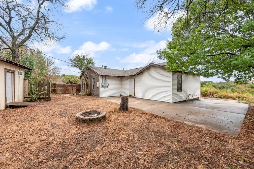 Single Family Residence For Sale in Tarrant County , 2301 Annabelle, Fort Worth, Texas 76119, 4 Bedroom, 2 Bathroom, Garage spaces, 1,556 Sqft, built in 1950, mls#21402685, Real Estate Agent in Fort Worth, Homes For Sale in Tarrant county, Homes For Sale in Fort Worth, Realtor in Fort Worth Texas, Real Estate Brokerage Independent Realty Texas, Luminita Cordes Realtor