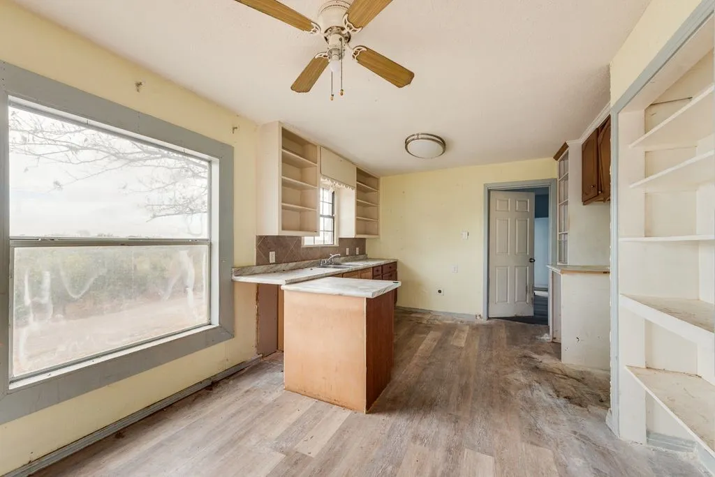 Single Family Residence For Sale in Tarrant County , 2301 Annabelle, Fort Worth, Texas 76119, 4 Bedroom, 2 Bathroom, Garage spaces, 1,556 Sqft, built in 1950, mls#21402685, Real Estate Agent in Fort Worth, Homes For Sale in Tarrant county, Homes For Sale in Fort Worth, Realtor in Fort Worth Texas, Real Estate Brokerage Independent Realty Texas, Luminita Cordes Realtor